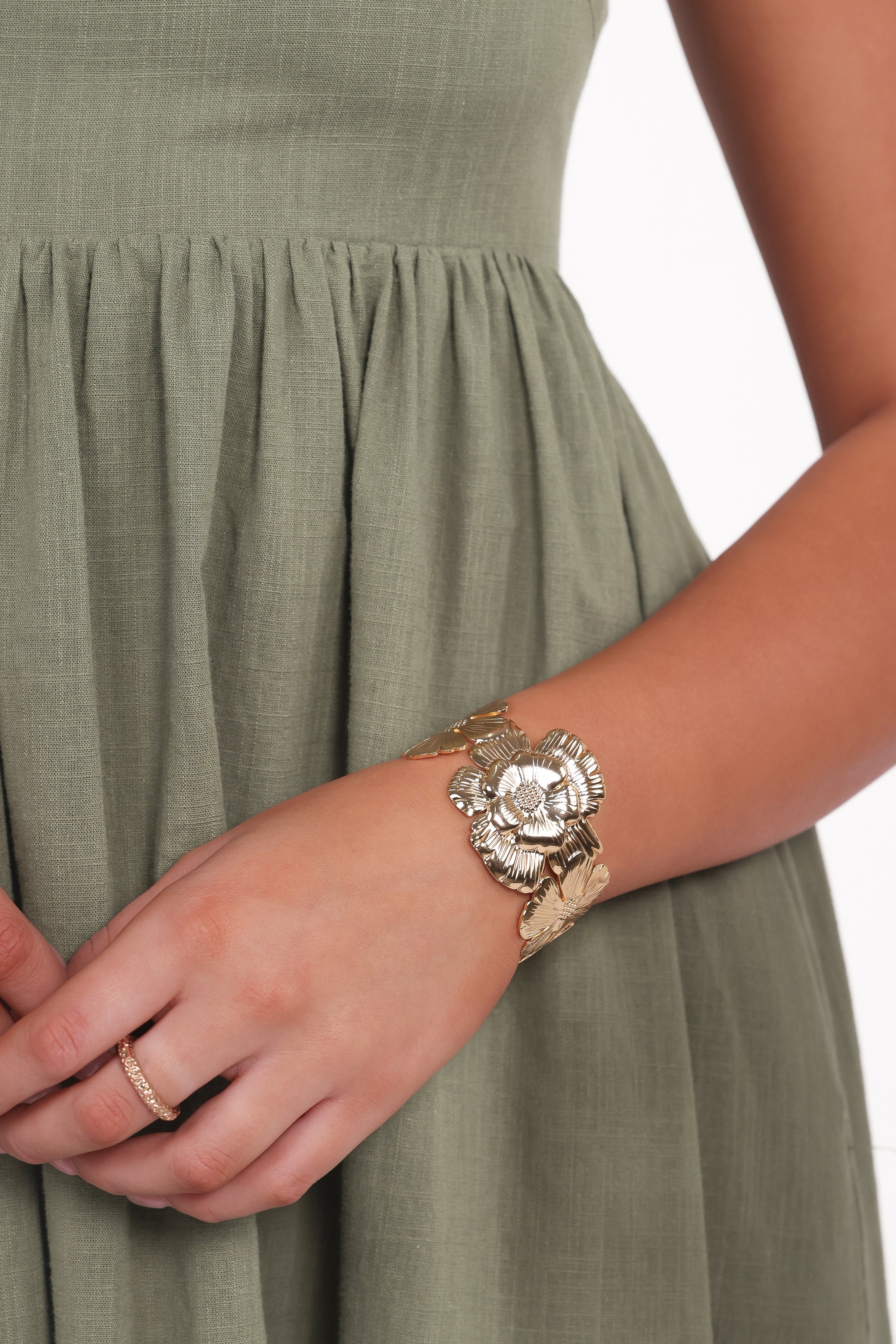 ACCESSORIES Bloom Cuff Bracelet - Gold