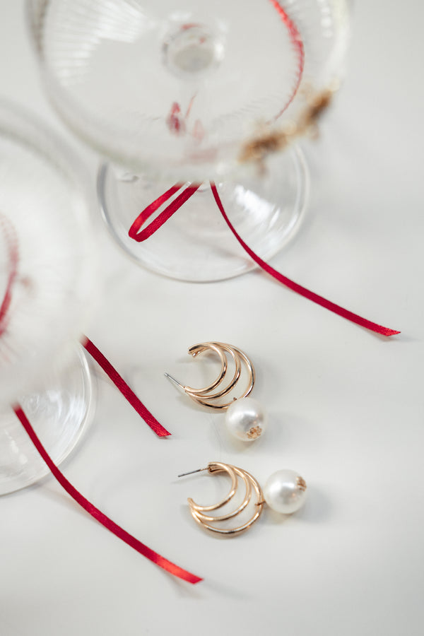 ACCESSORIES Chelsea Earrings - Gold/Pearl