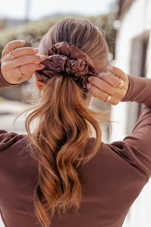 ACCESSORIES Cooper Scrunchie - Chocolate Brown