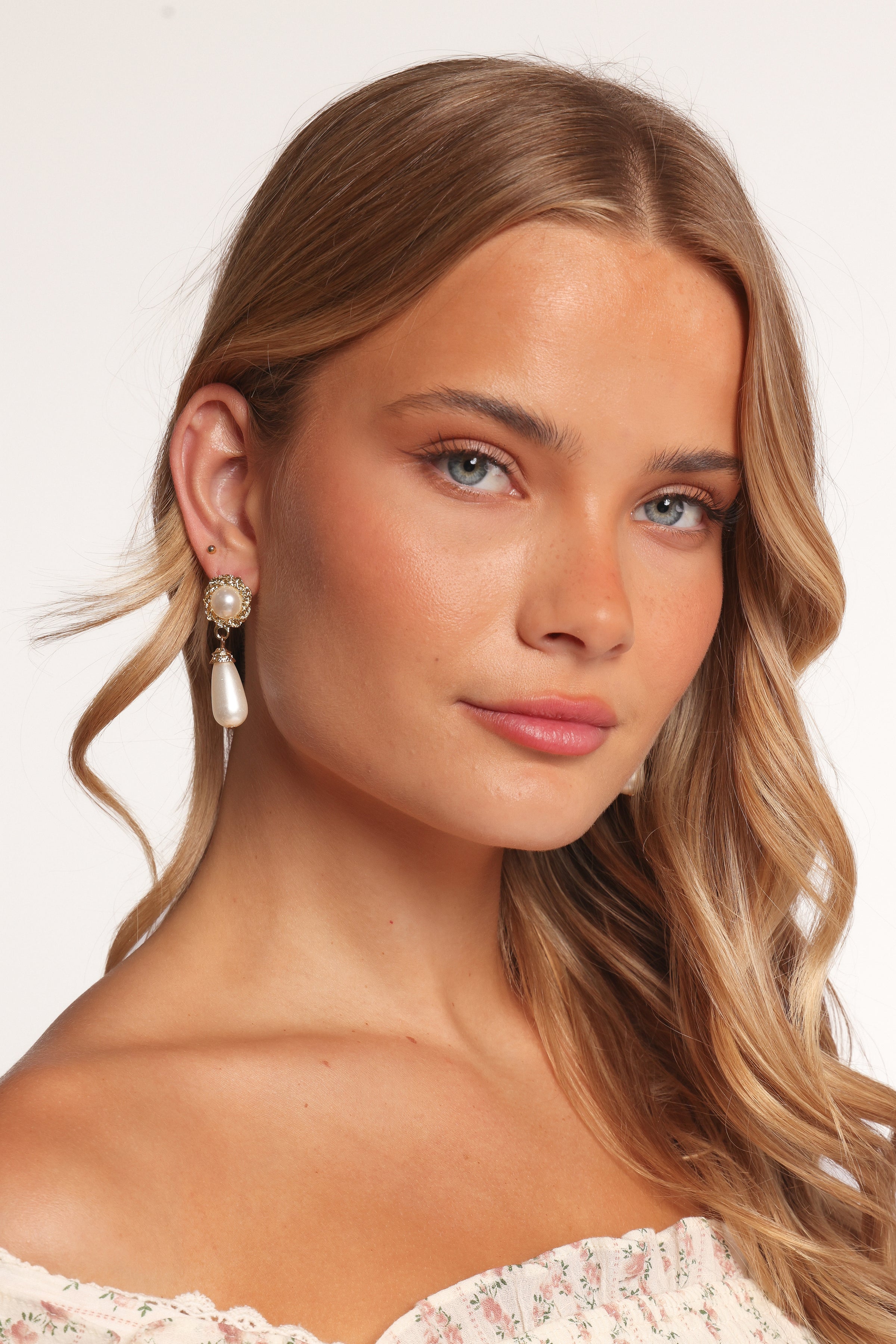 ACCESSORIES Estelle Earrings - Gold/Pearl