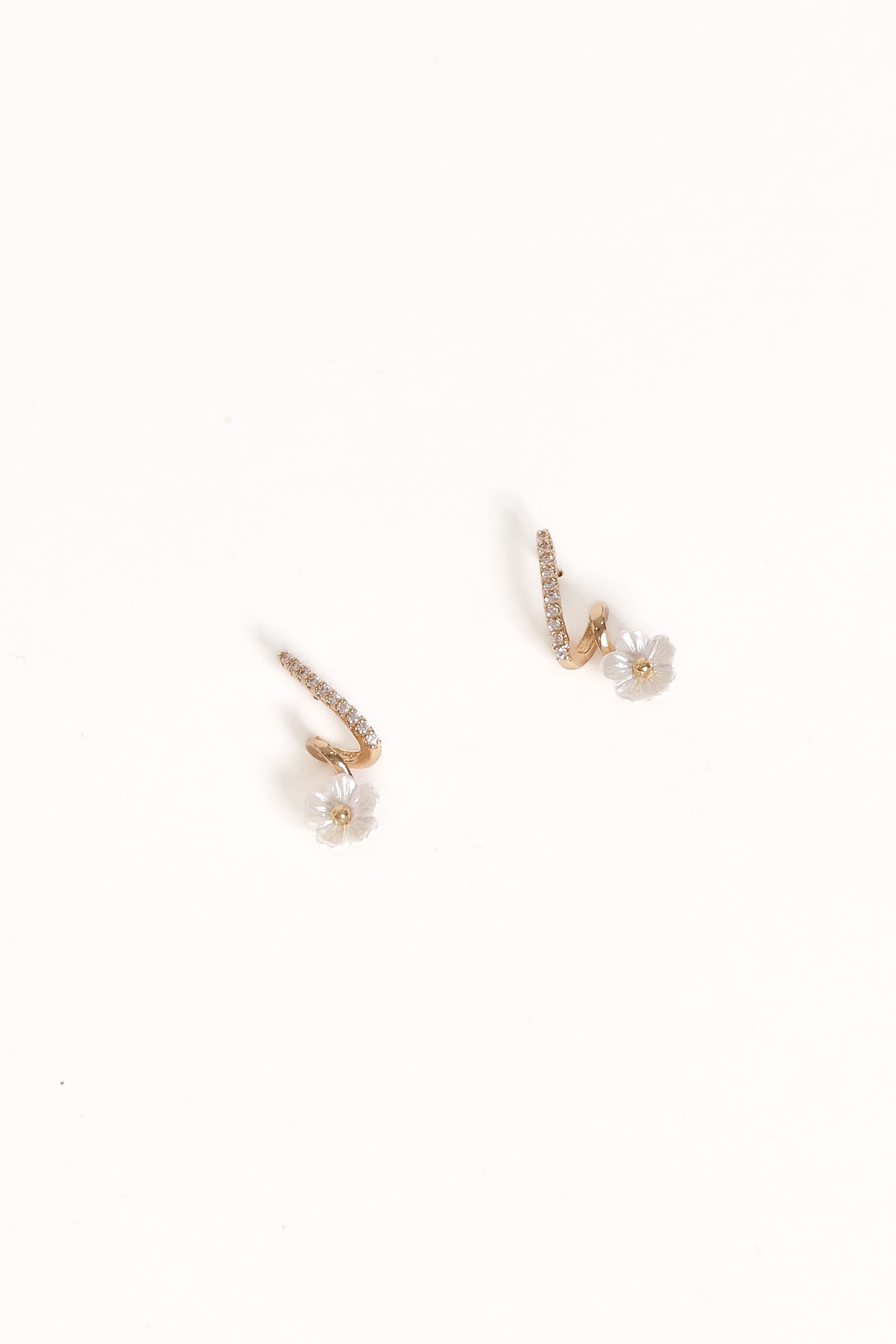 ACCESSORIES Freya Flower Earrings - Gold
