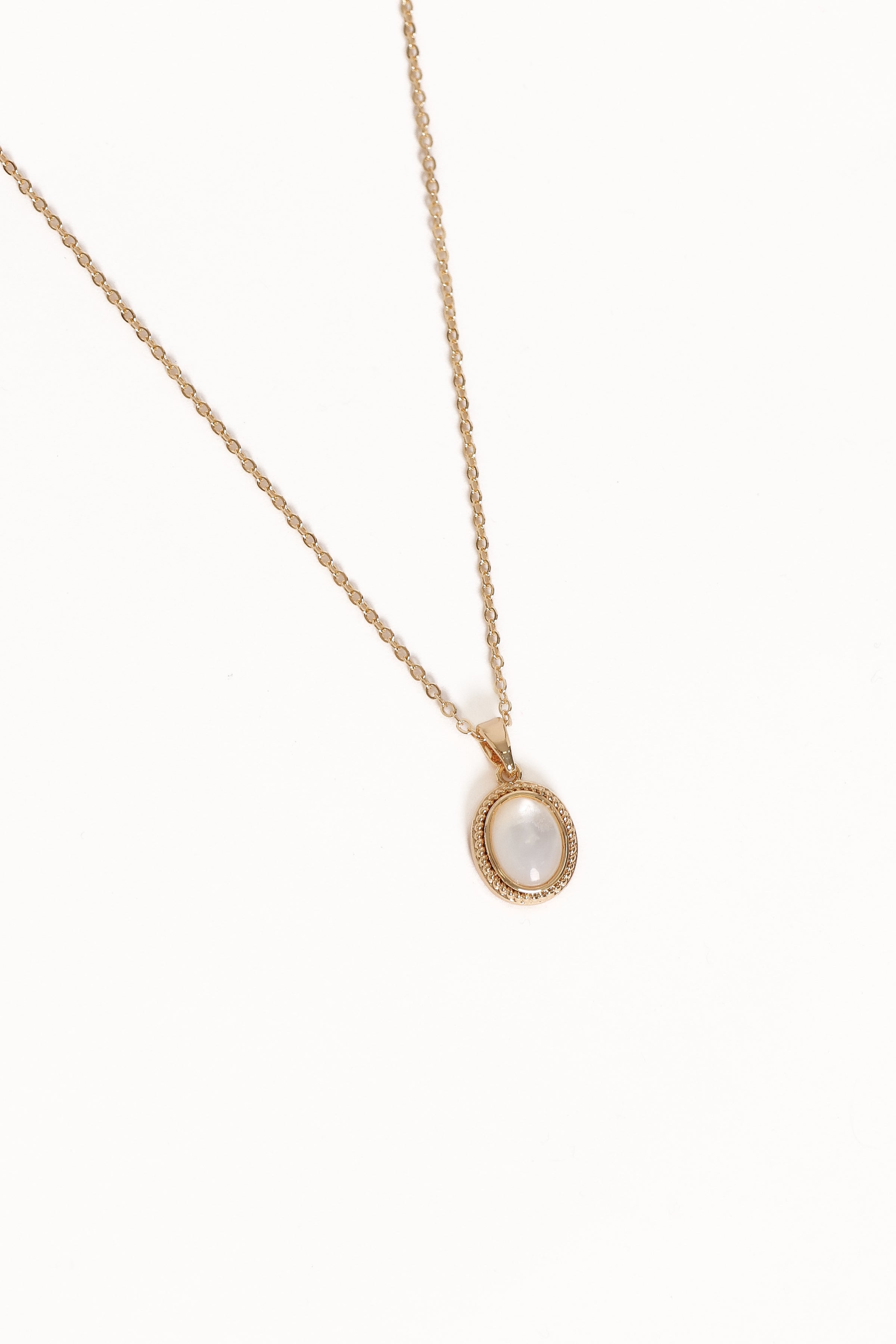 ACCESSORIES Genevieve Necklace - Gold