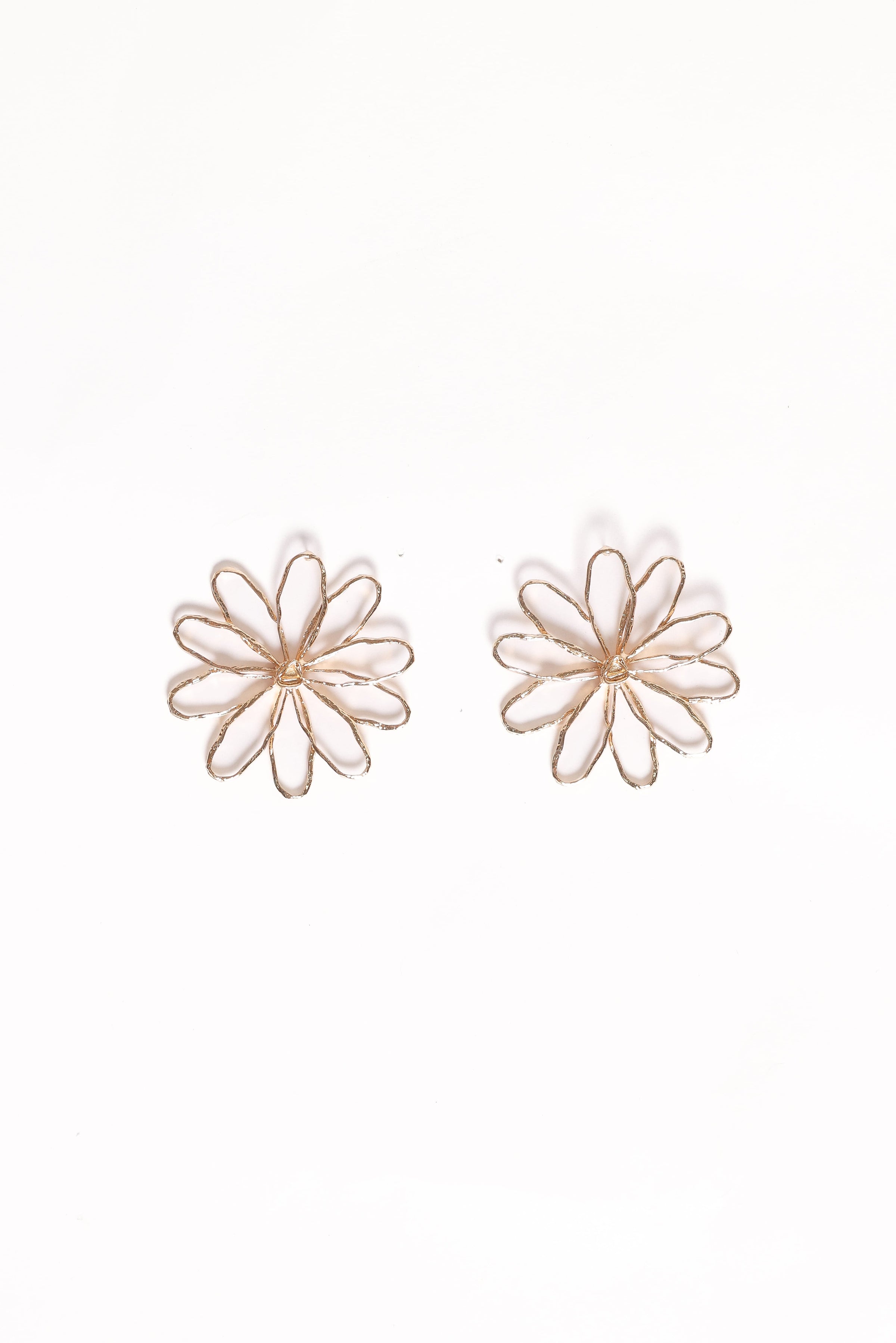 ACCESSORIES Indi Flower Earrings - Gold