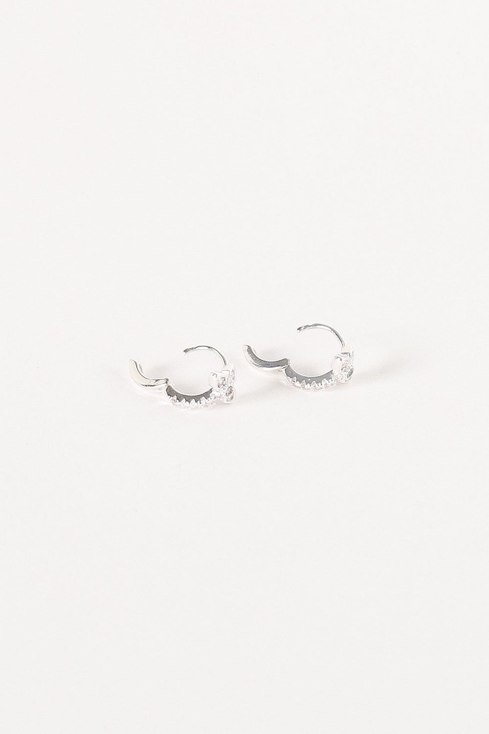 ACCESSORIES Jacque Huggie Earring - Silver