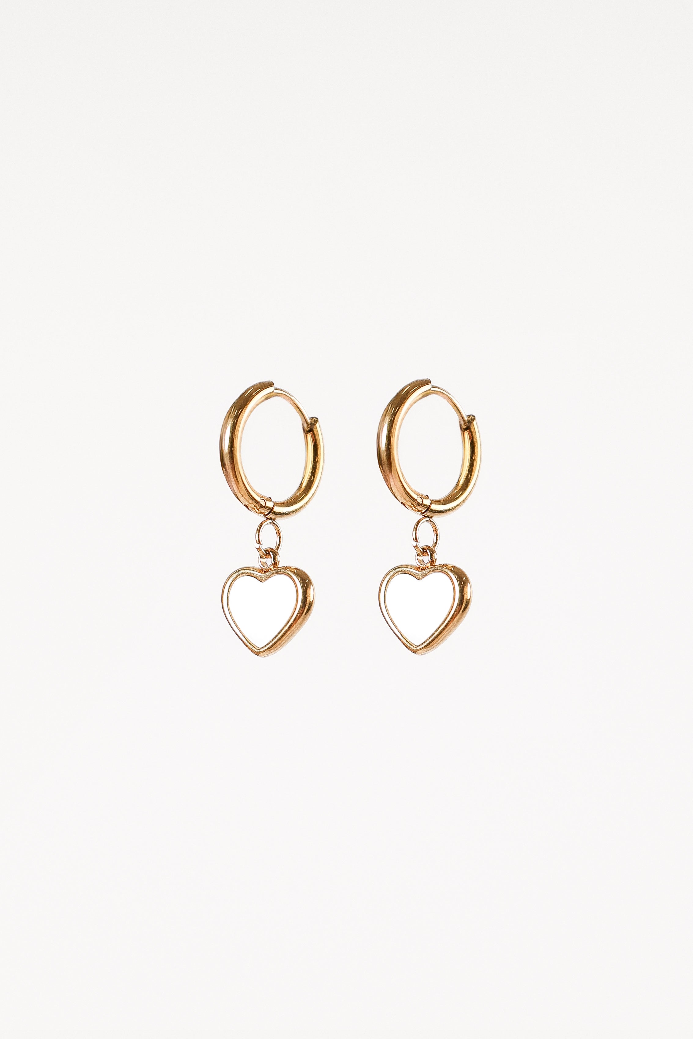 ACCESSORIES @Joree Heart Hoop Earrings - Gold