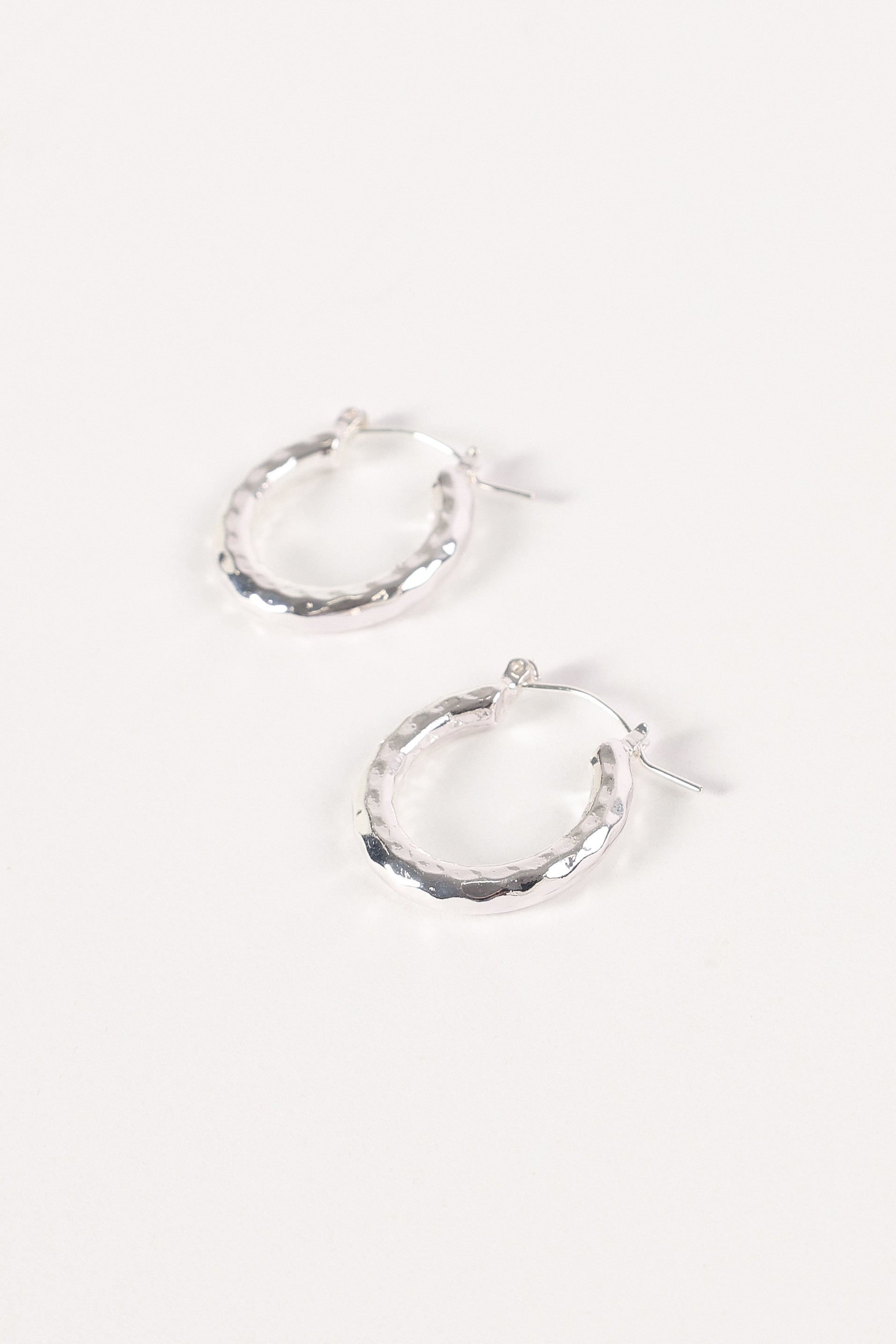 ACCESSORIES @Kennedy Hoop Earrings - Silver