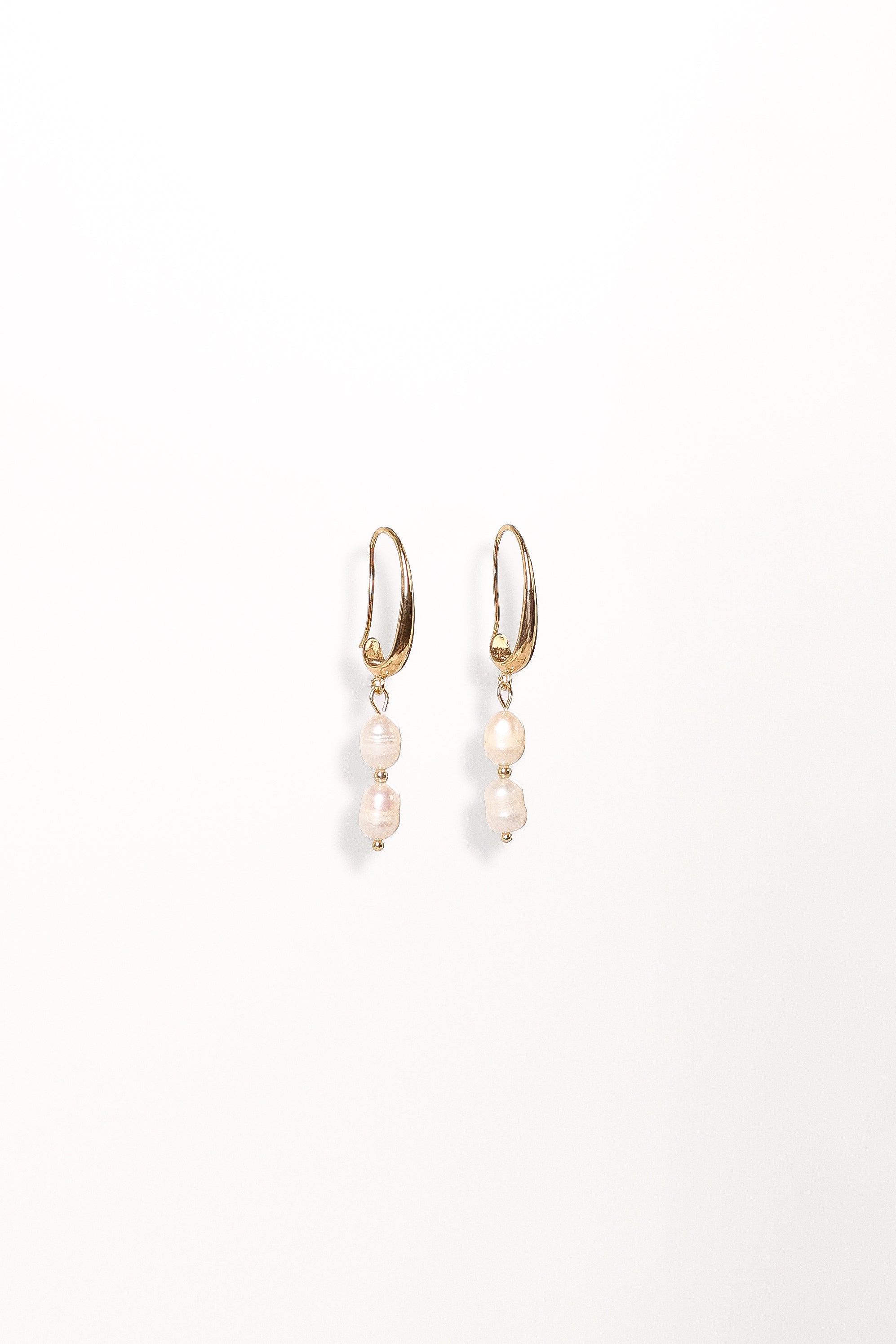 ACCESSORIES @Larissa Pearl Earrings - Gold