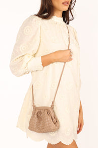 ACCESSORIES @Levi Bag - Beige (waiting on bulk)