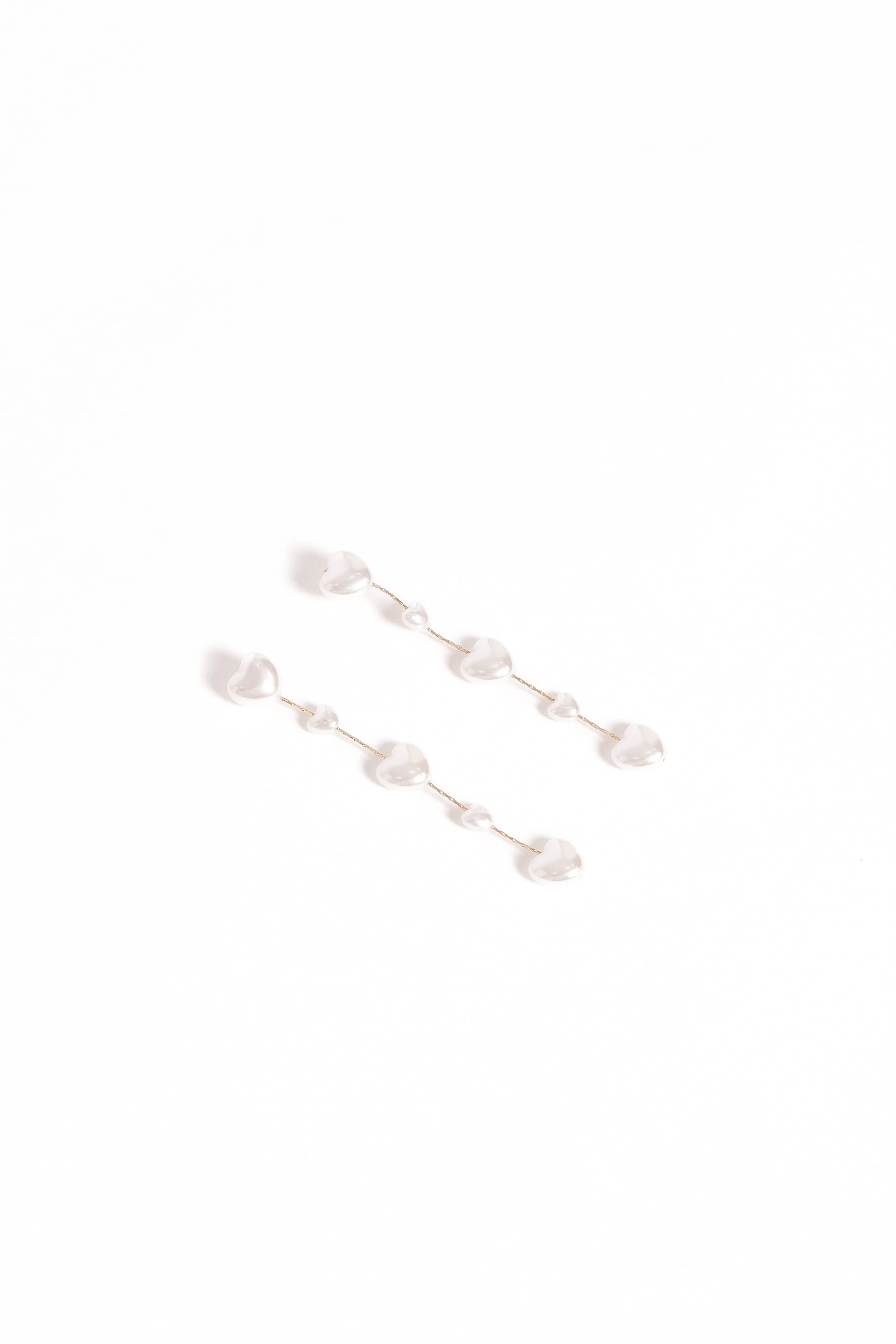 ACCESSORIES Lilianna Heart Earrings - Pearl