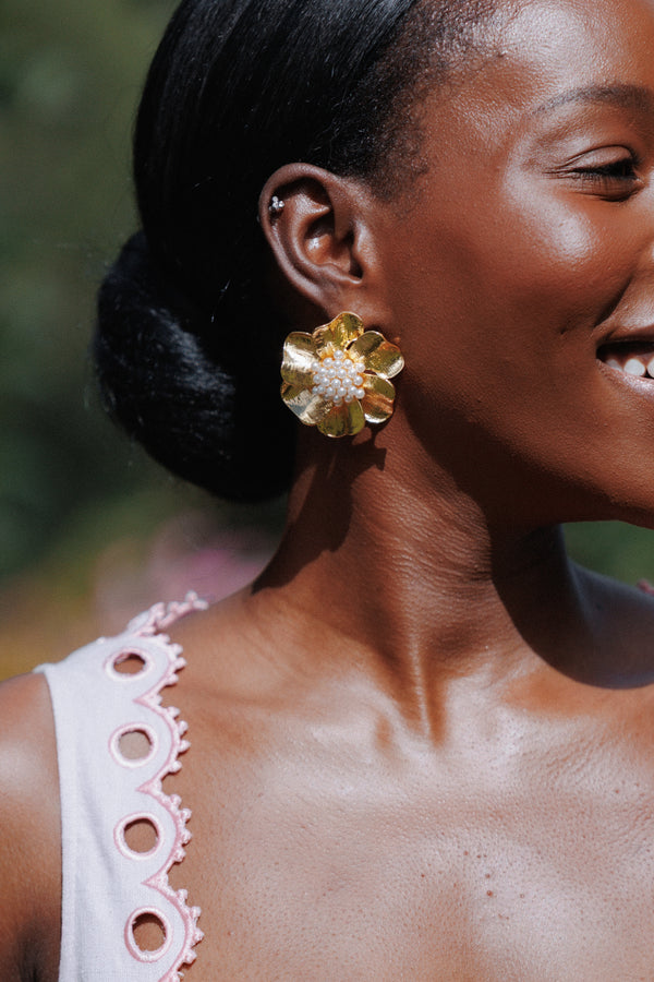 ACCESSORIES Lola Pearl Flower Earrings - Gold