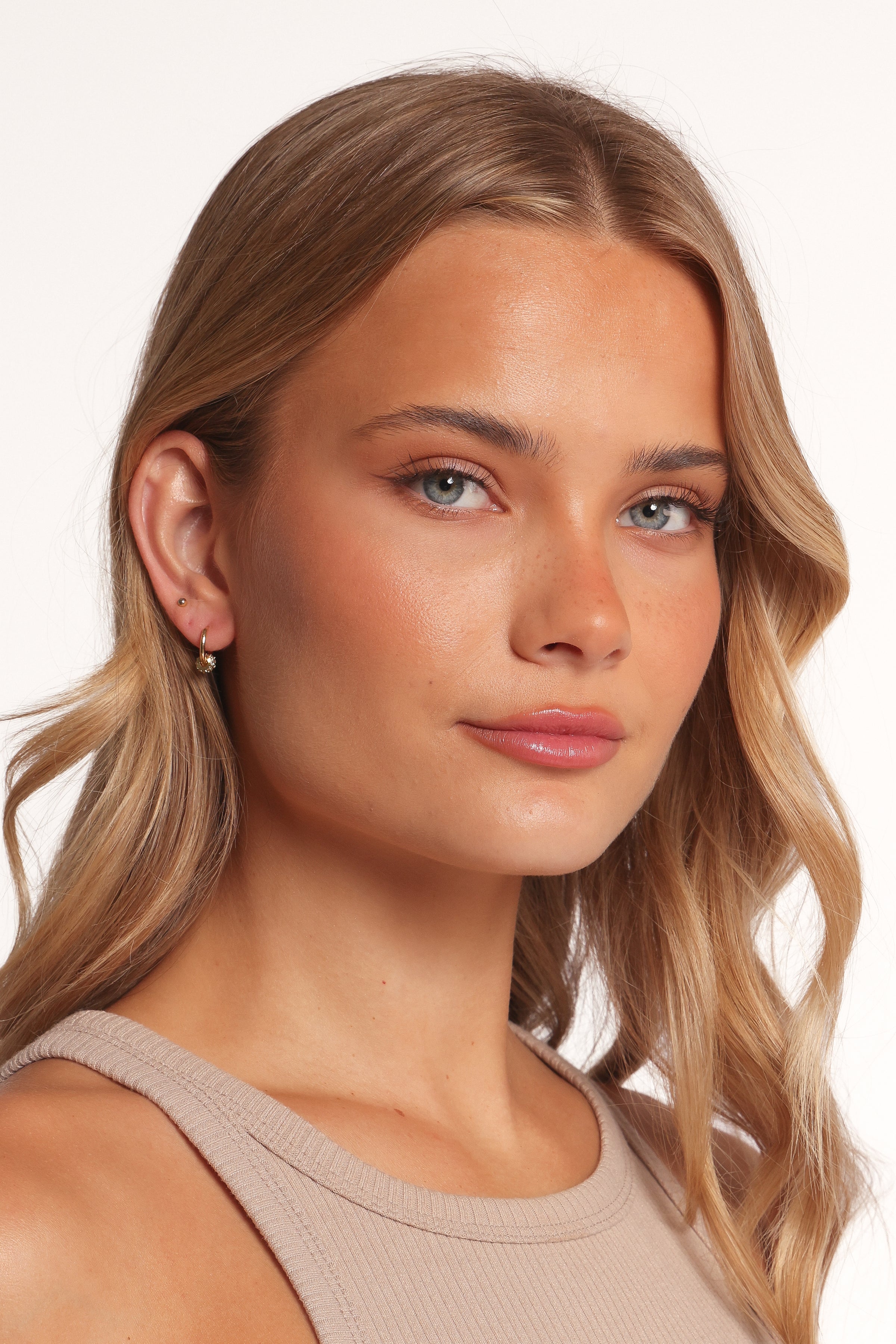 ACCESSORIES Melanie Earrings - Gold