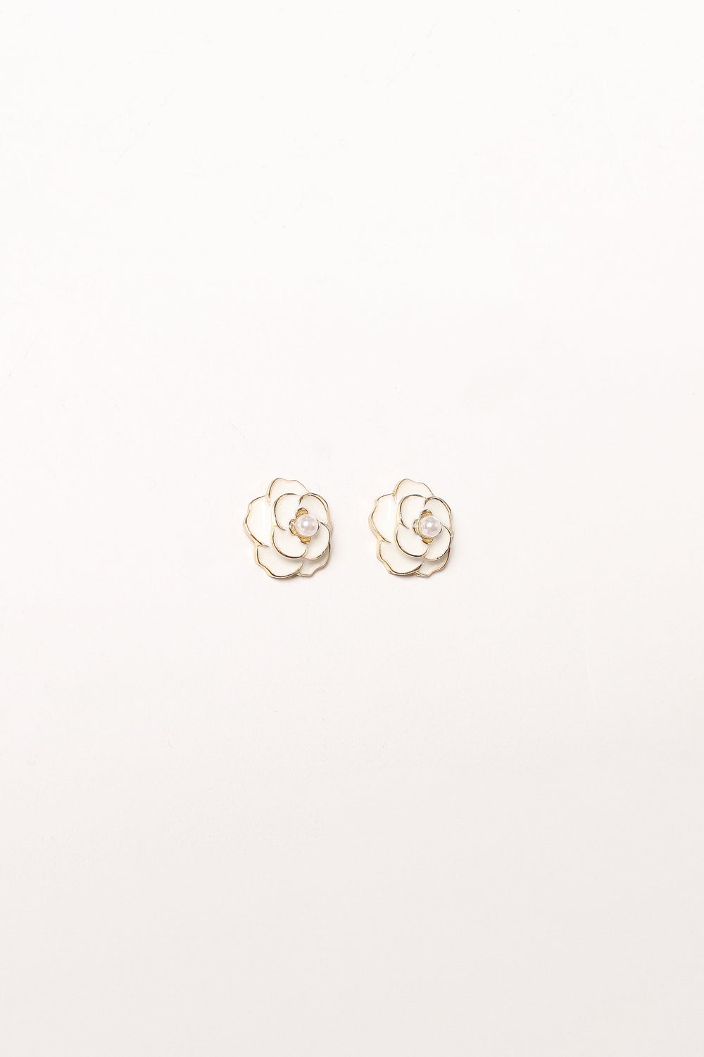 ACCESSORIES @Reina Flower Earrings - Gold/White