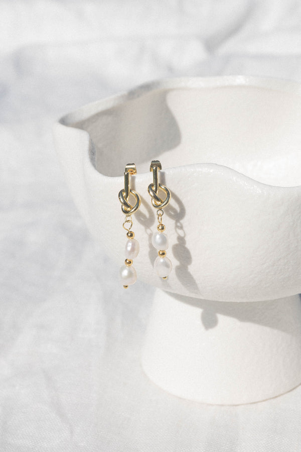 ACCESSORIES @Trixton Pearl Drop Earrings - Gold