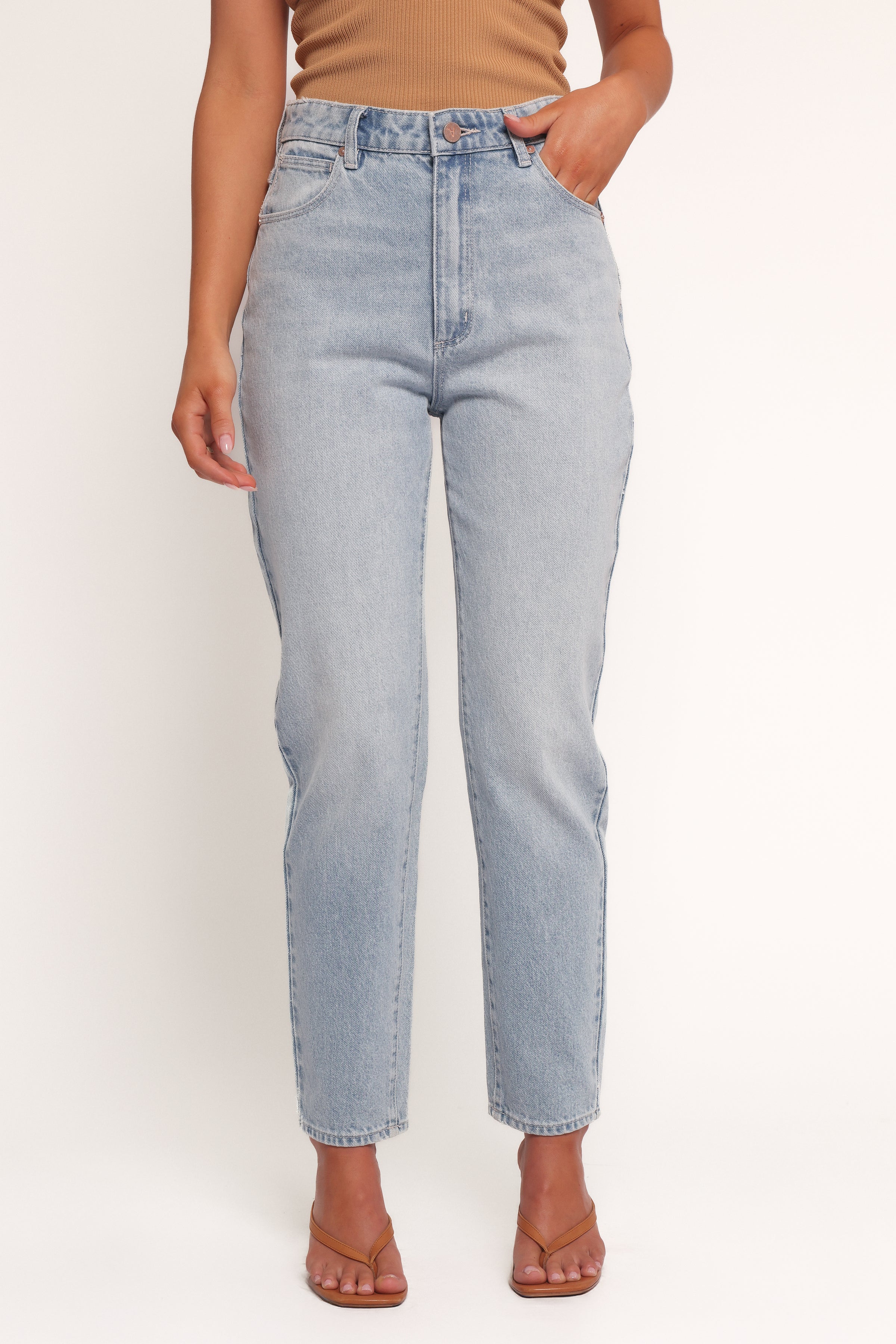 BOTTOMS Abrand 94 High Slim Jeans - Gia