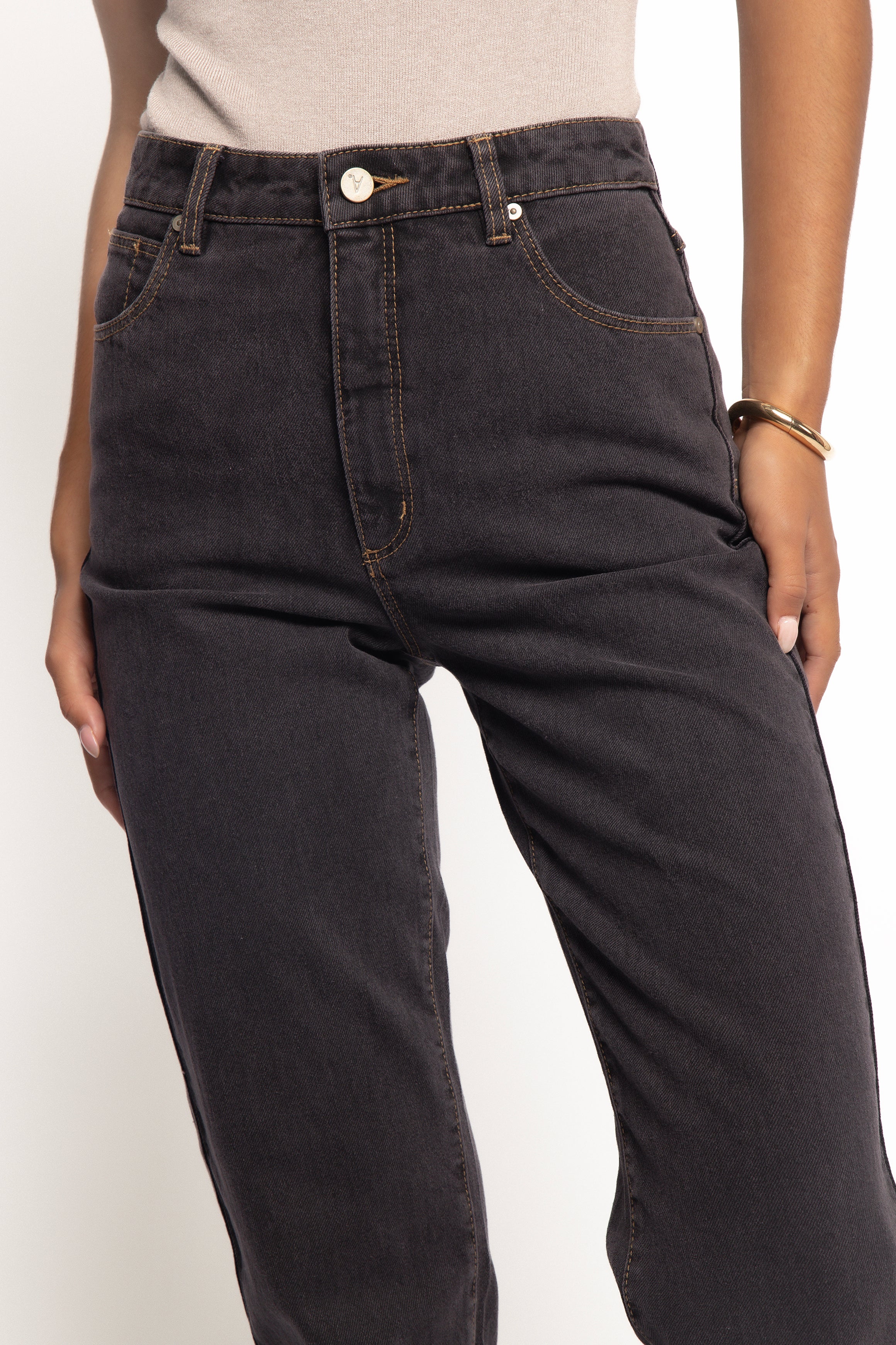 BOTTOMS Abrand 94 High Straight Jeans - Cara Washed Black