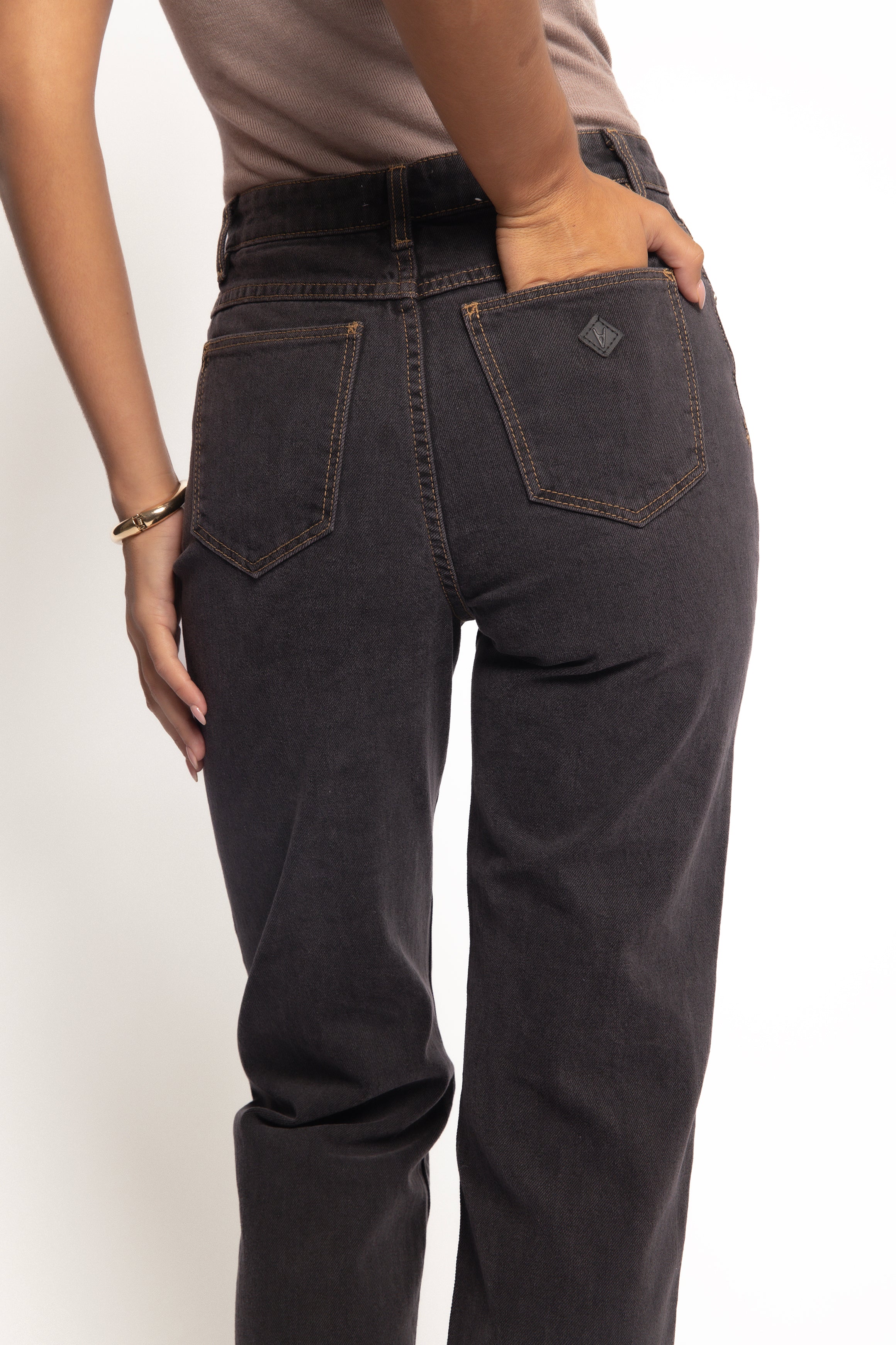 BOTTOMS Abrand 94 High Straight Jeans - Cara Washed Black