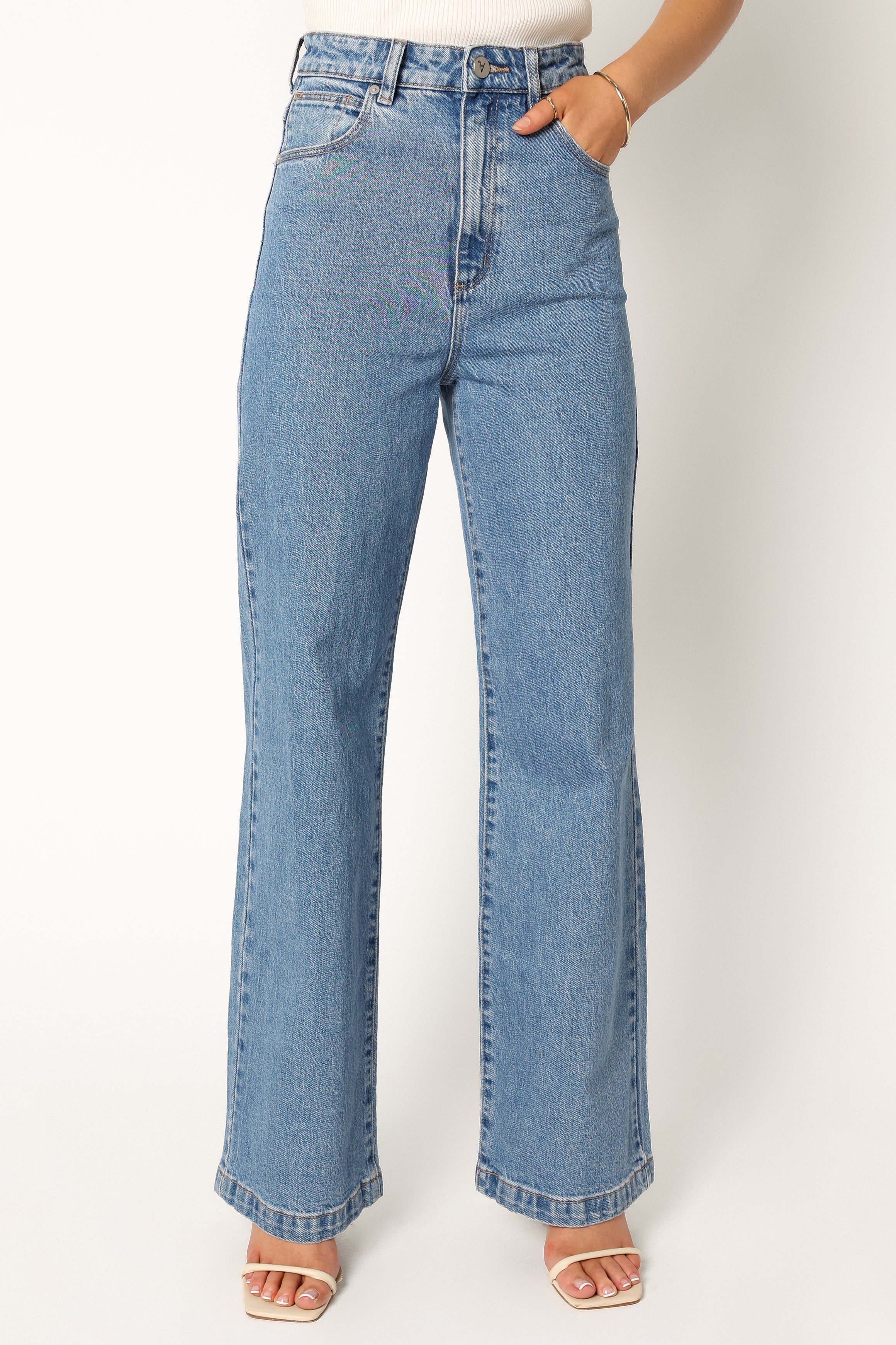 BOTTOMS Abrand 94 High Wide Jeans - Debbie