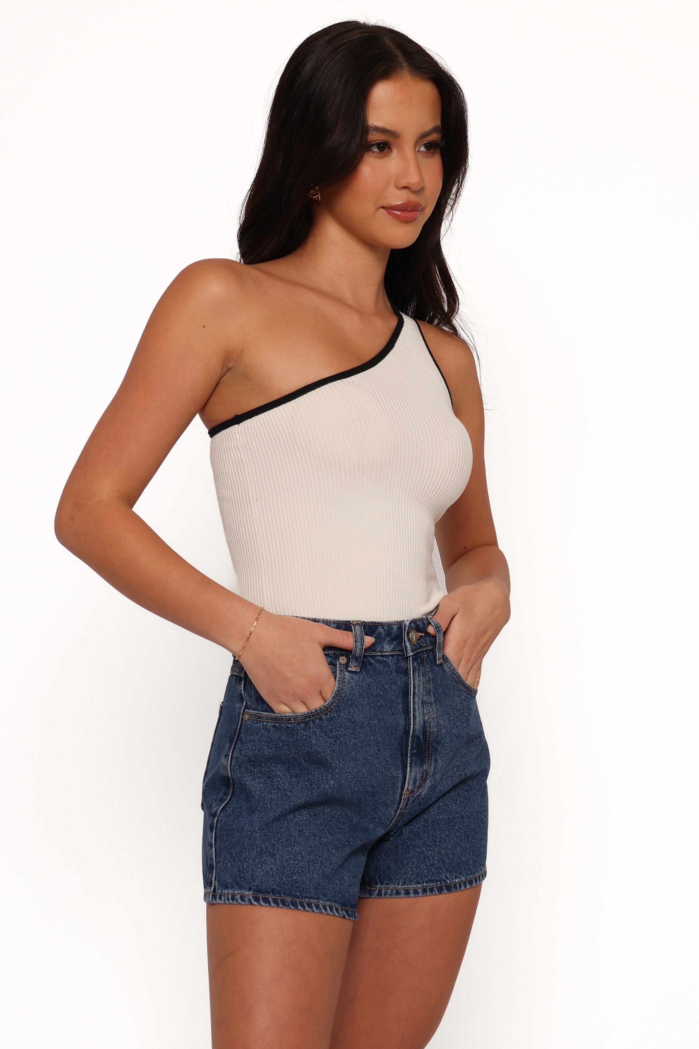 BOTTOMS Abrand Venice Shorts - Bella