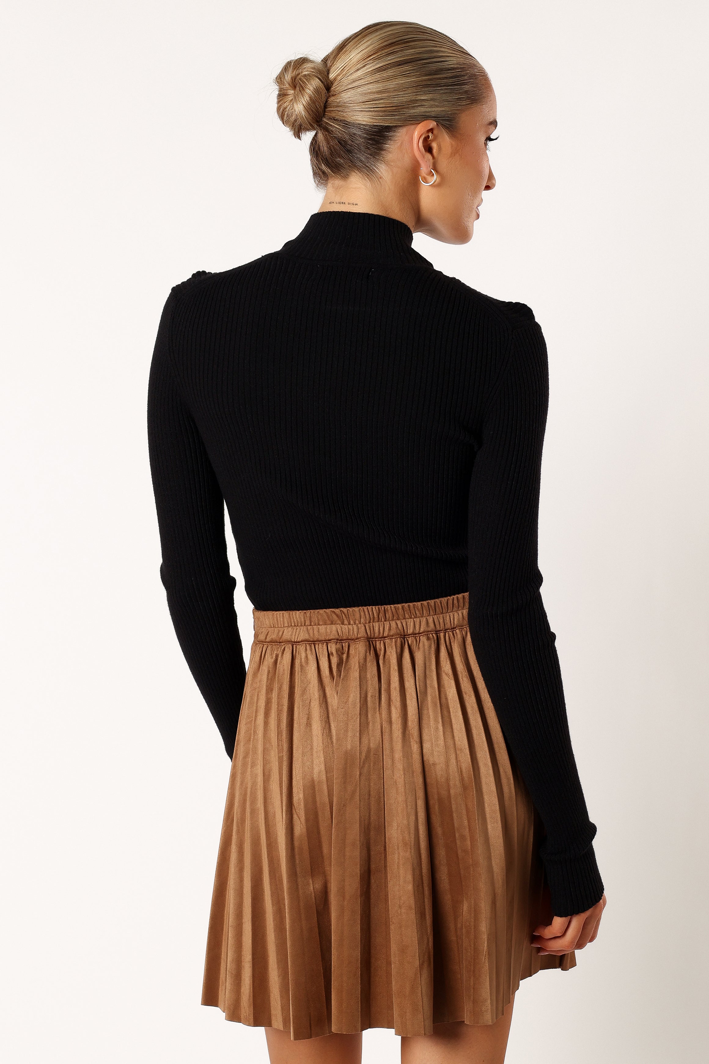 BOTTOMS @Lizzie Faux Suede Mini Skirt - Brown