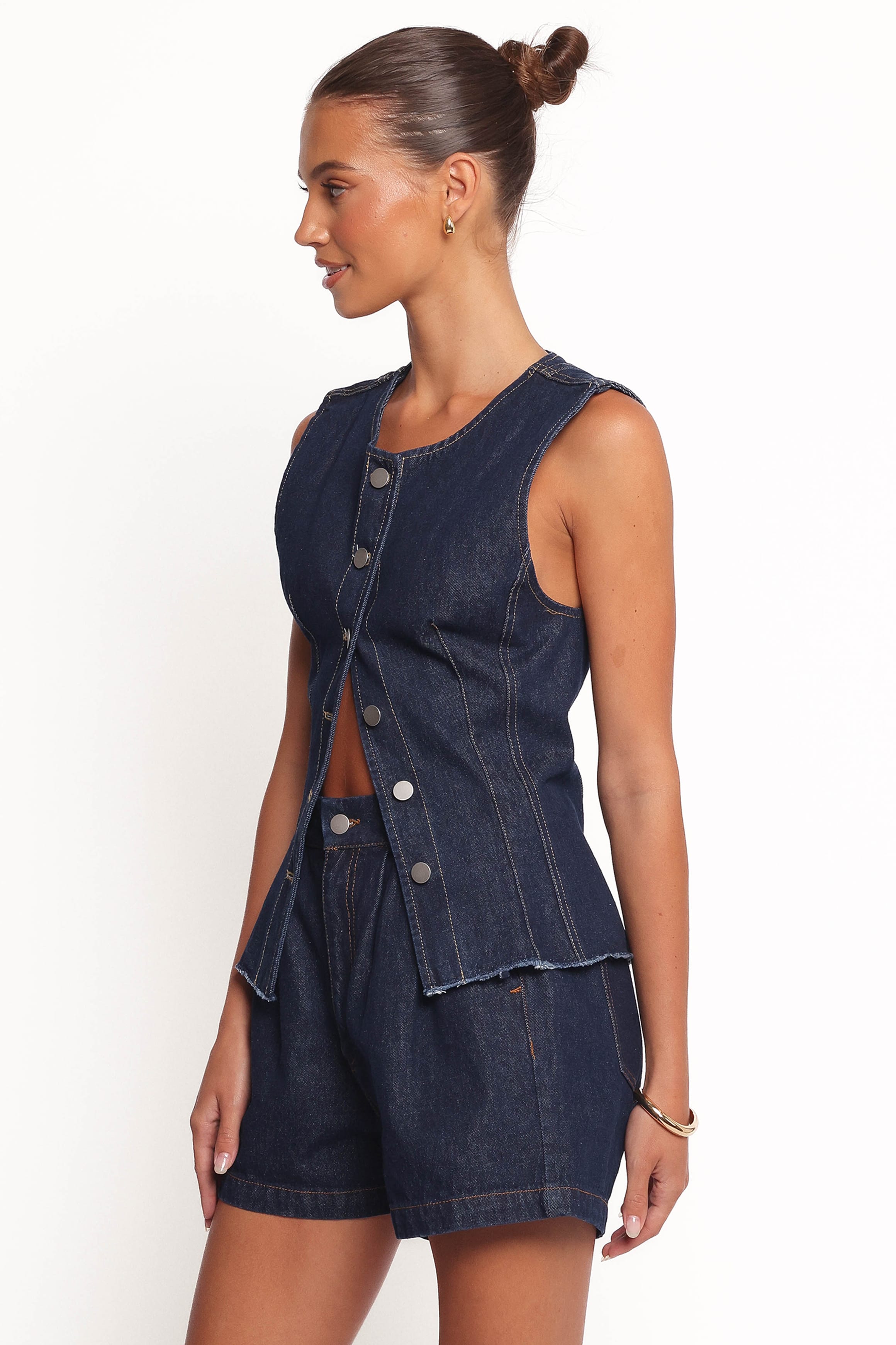 BOTTOMS Nylah Pleated Denim Short - Mid Denim