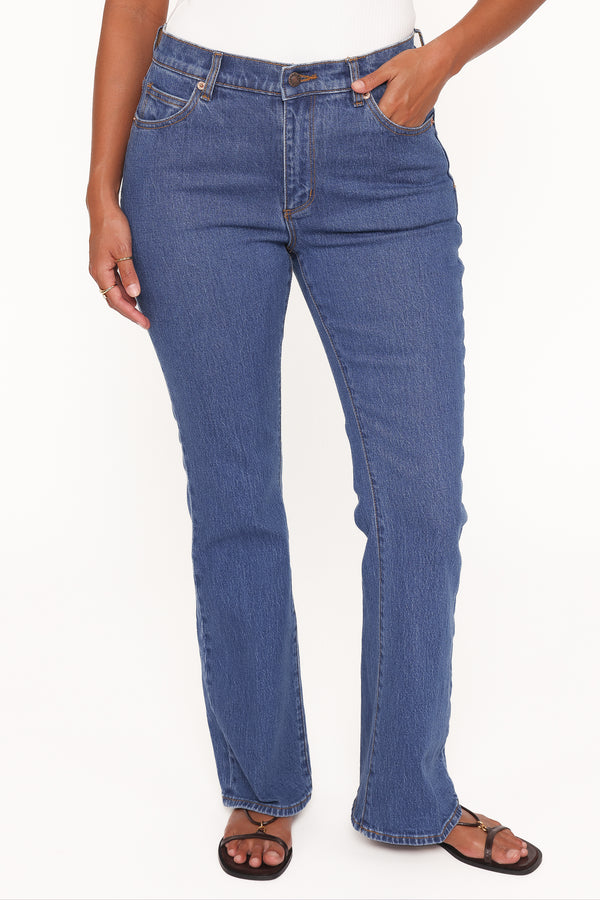 BOTTOMS Rollas Midtown Bootcut Jeans - Canyon Stone