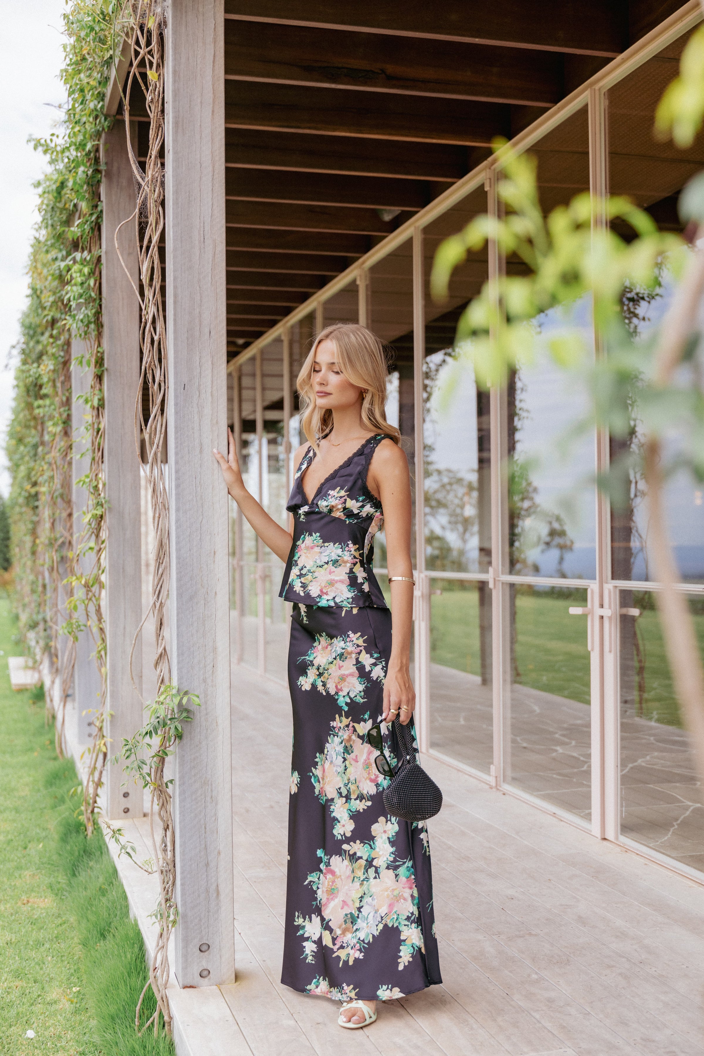 BOTTOMS Velman Skirt - Black Floral