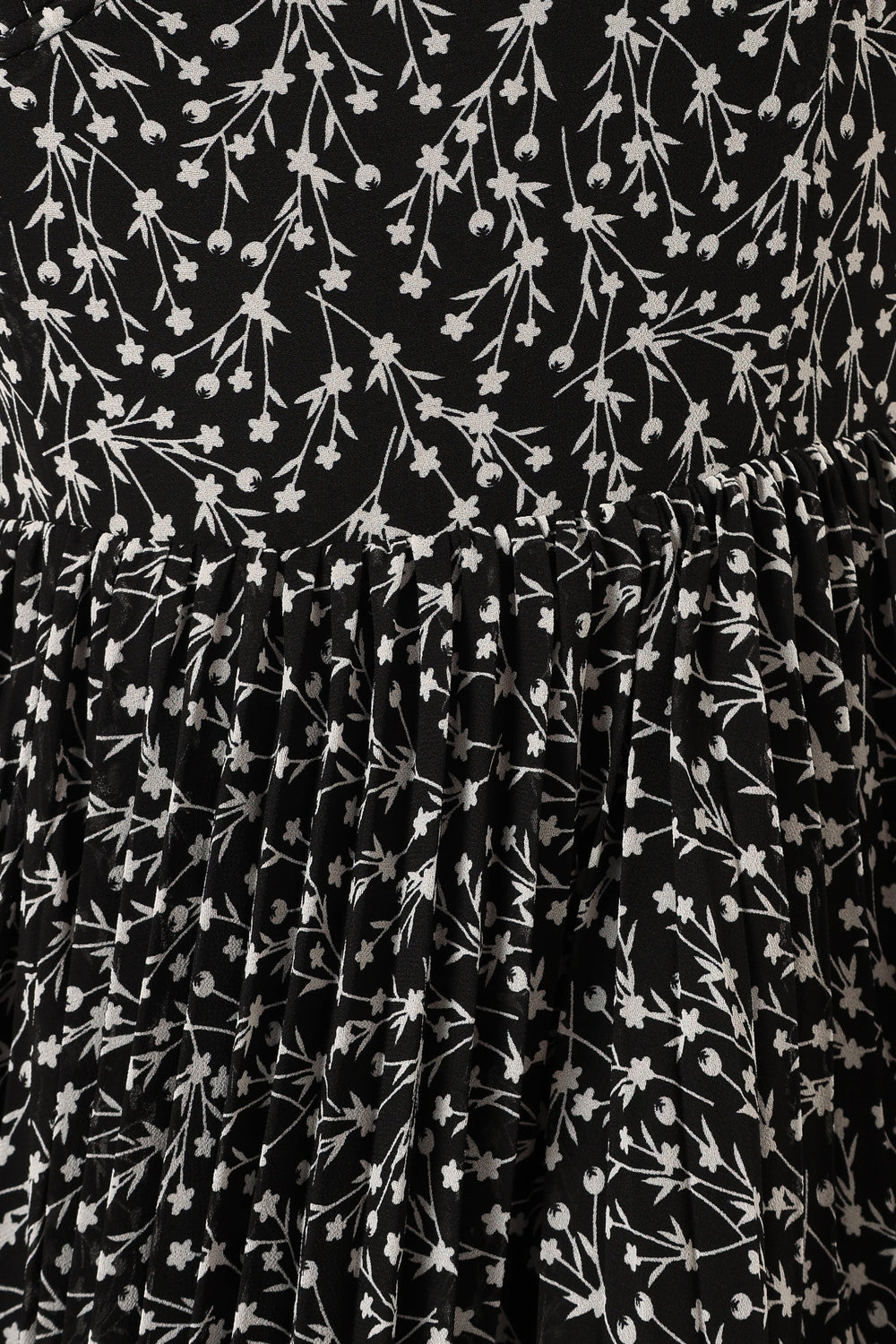 DRESSES @Achanti Pleated Maxi Dress - Black Floral (Hold for Modern Romance)