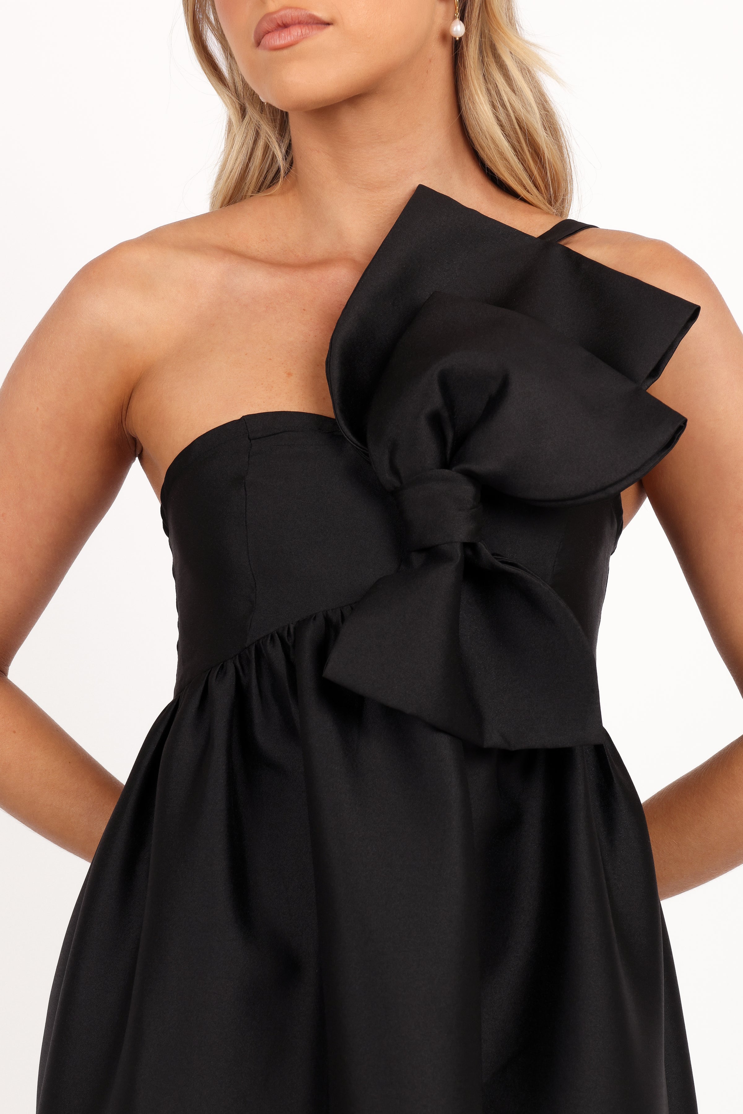 DRESSES Betina Bow Front Maxi Dress - Black