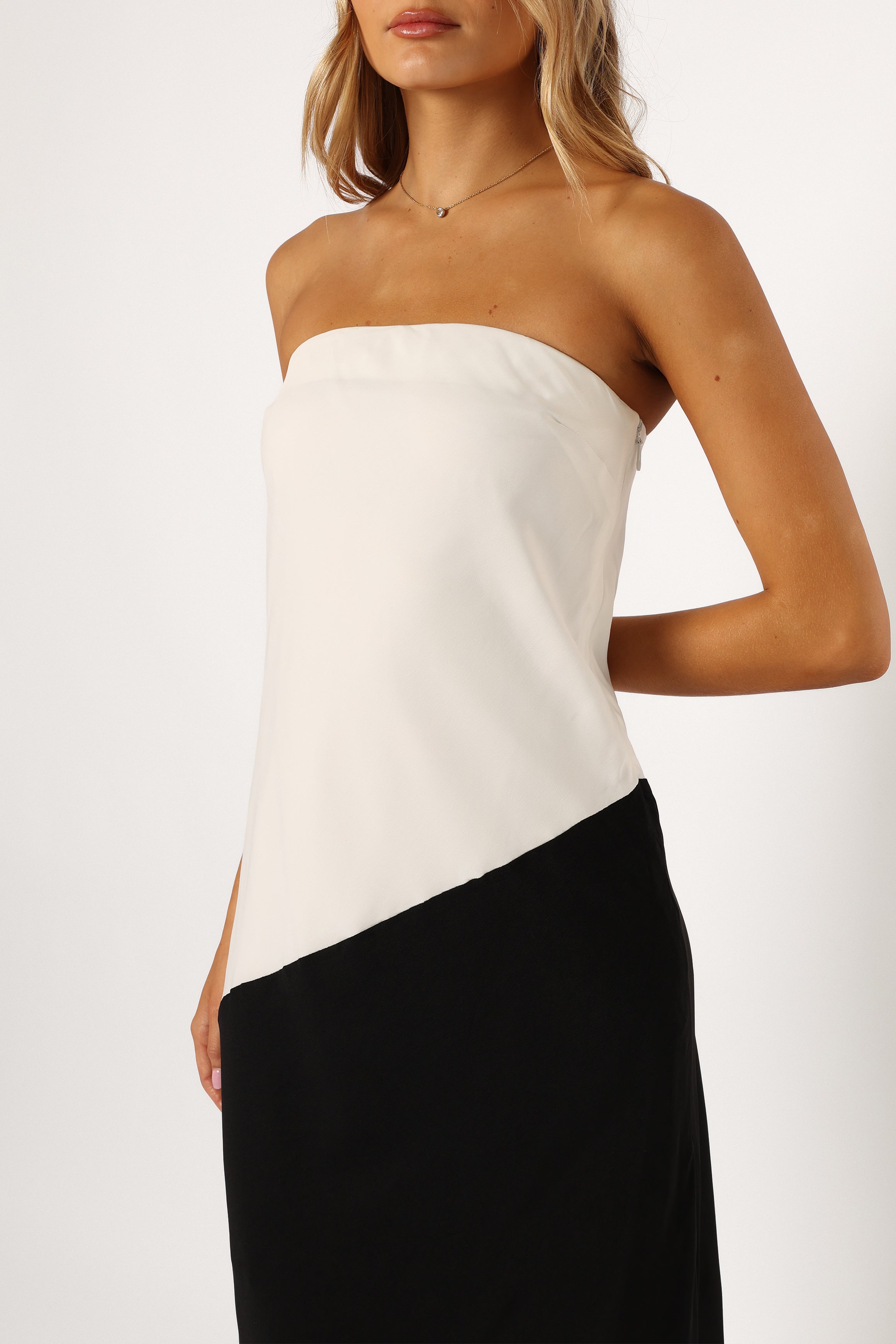 DRESSES @Joanna Maxi Dress - White Black