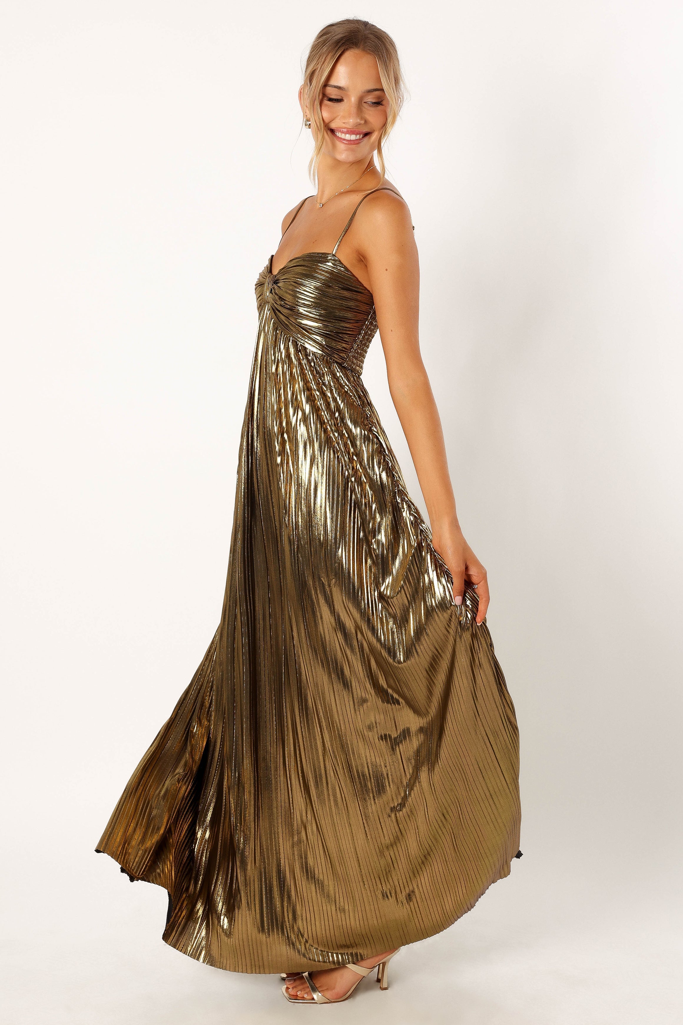 DRESSES @Kanthro Pleated Maxi Dress - Gold