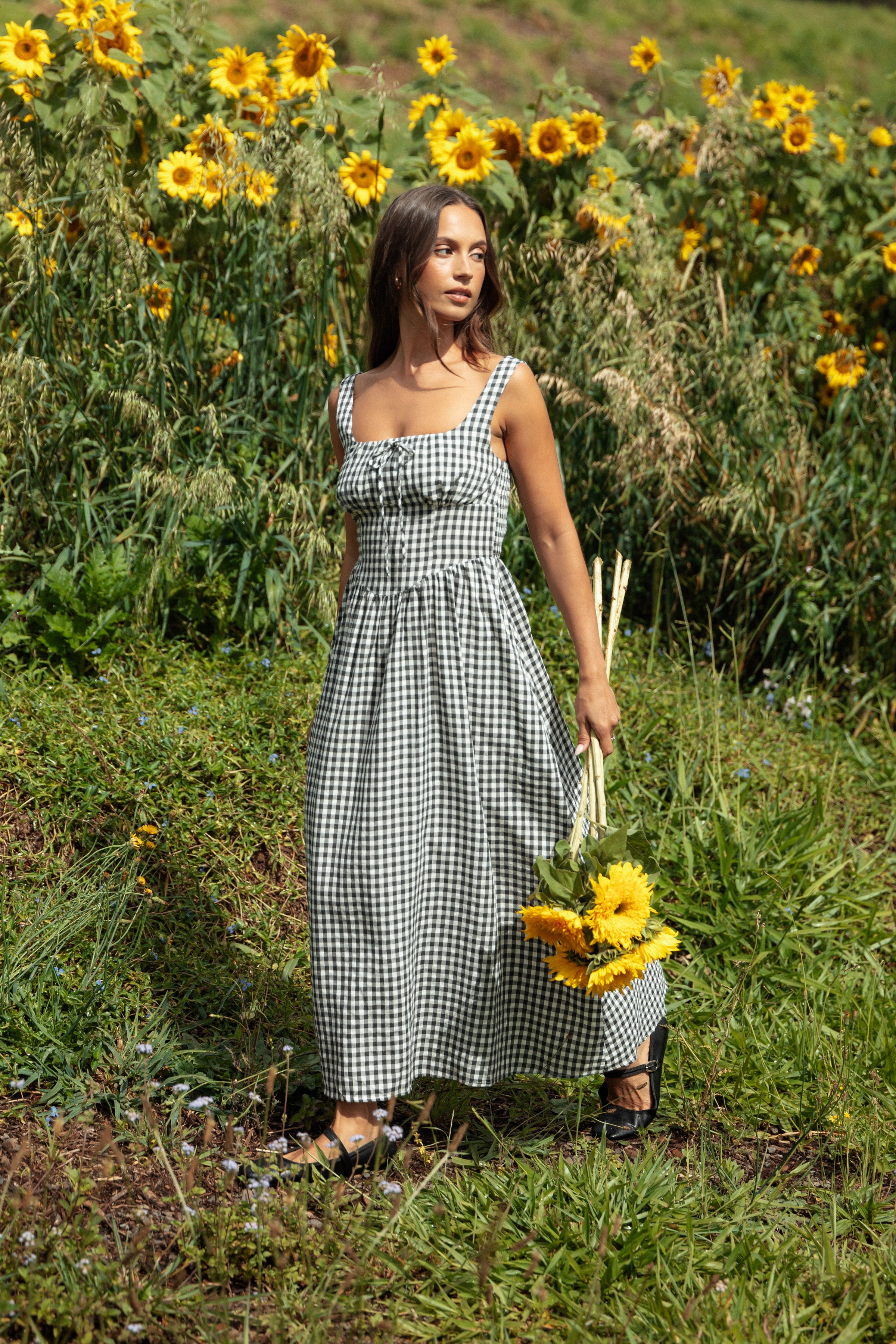 strapless open back dress Kinslee Midi Dress - Black Gingham