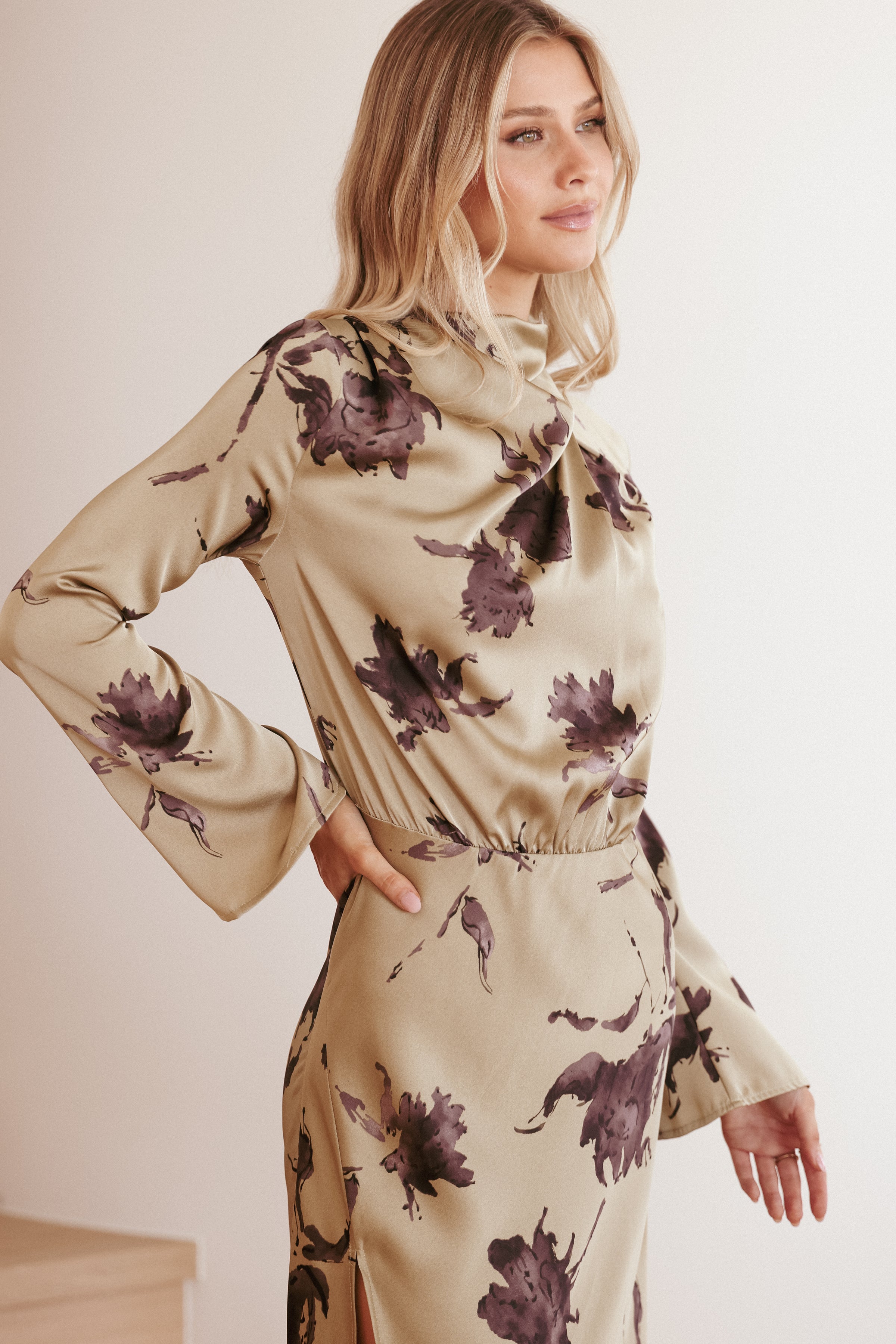 DRESSES Kristyn Long Sleeve Midi Dress - Olive Floral