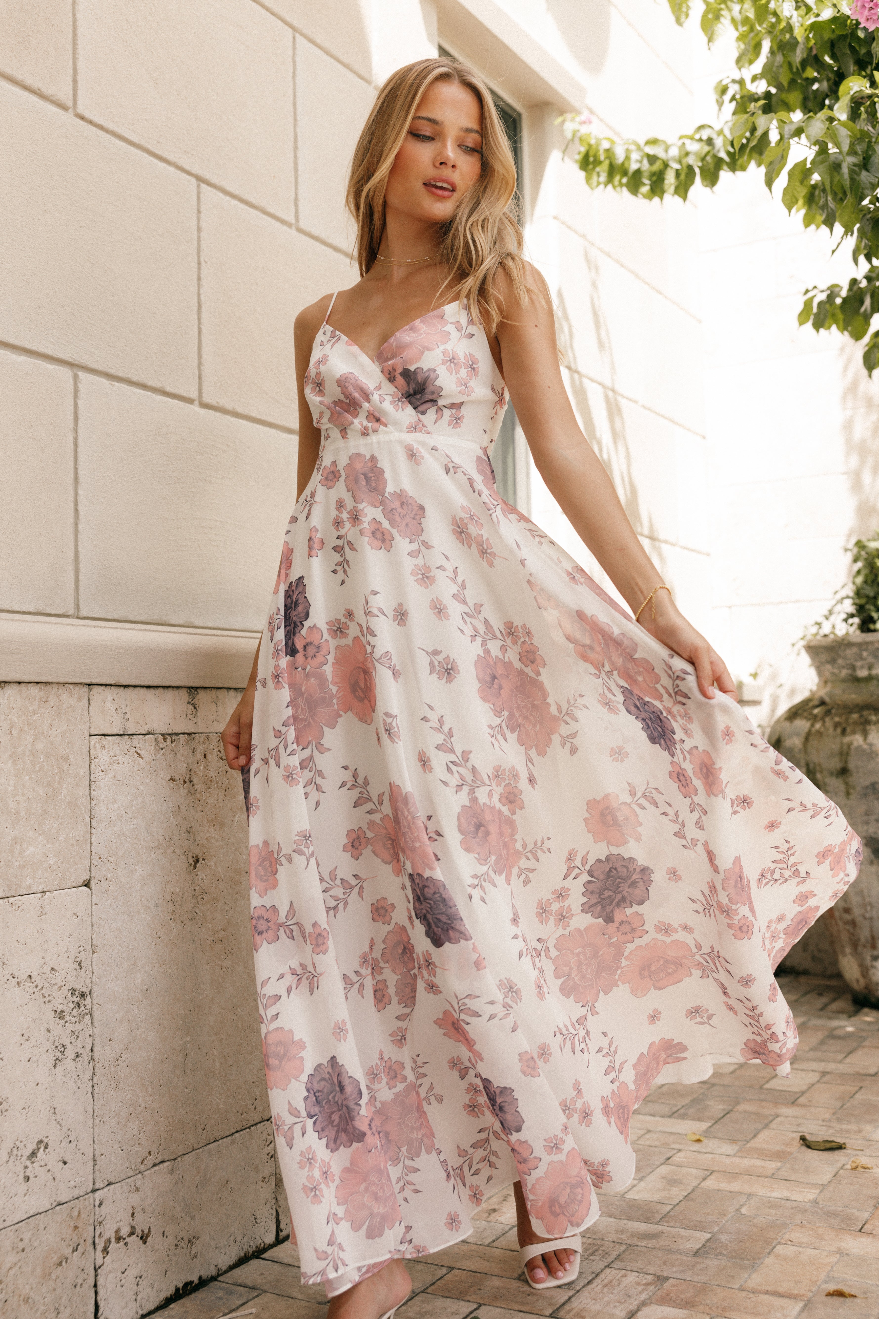 DRESSES @Madilyn Maxi Dress - White Floral (Hold for Hyper Femme)