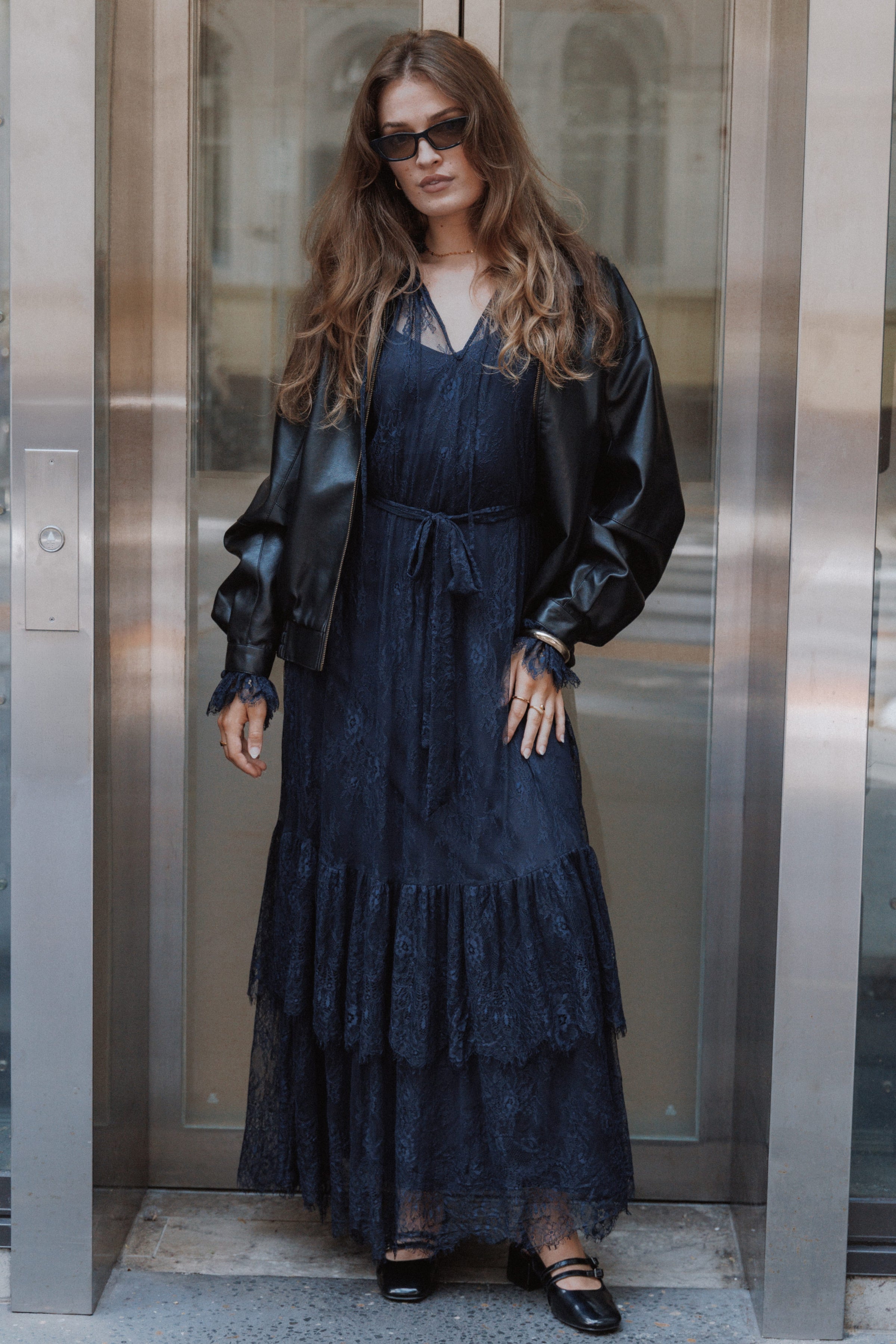 black lace sleeveless dress Black Lace Sleeveless Midi Dress