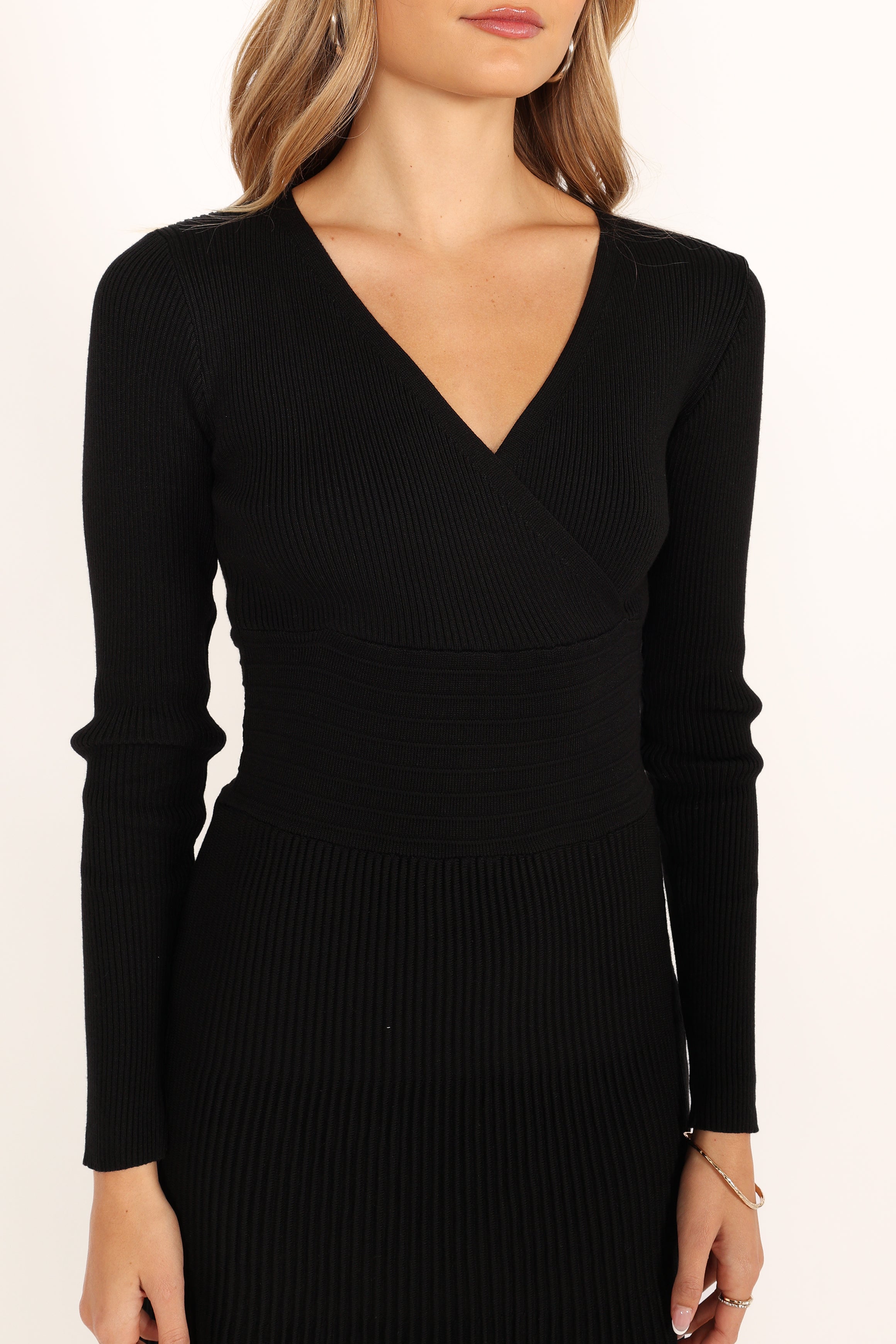 DRESSES @Vivi Longsleeve Midi Dress - Black