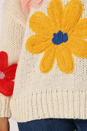 KNITWEAR @Alanna Flower Detail Knit Sweater - Cream