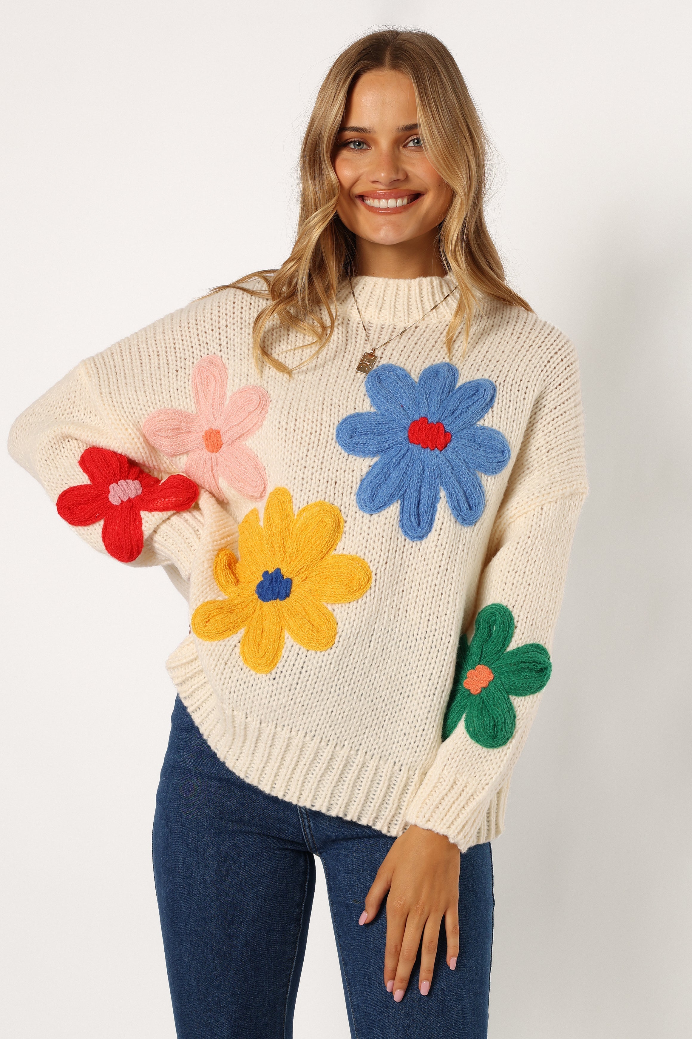 KNITWEAR @Alanna Flower Detail Knit Sweater - Cream