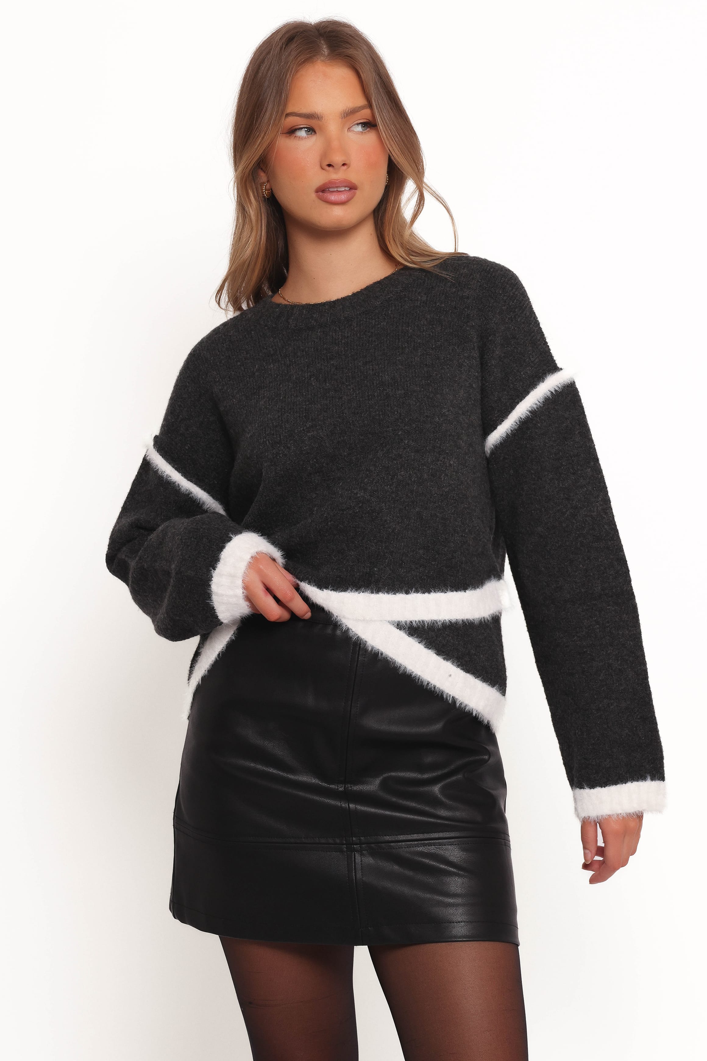 KNITWEAR Ares Crossover Hem Knit Sweater - Grey