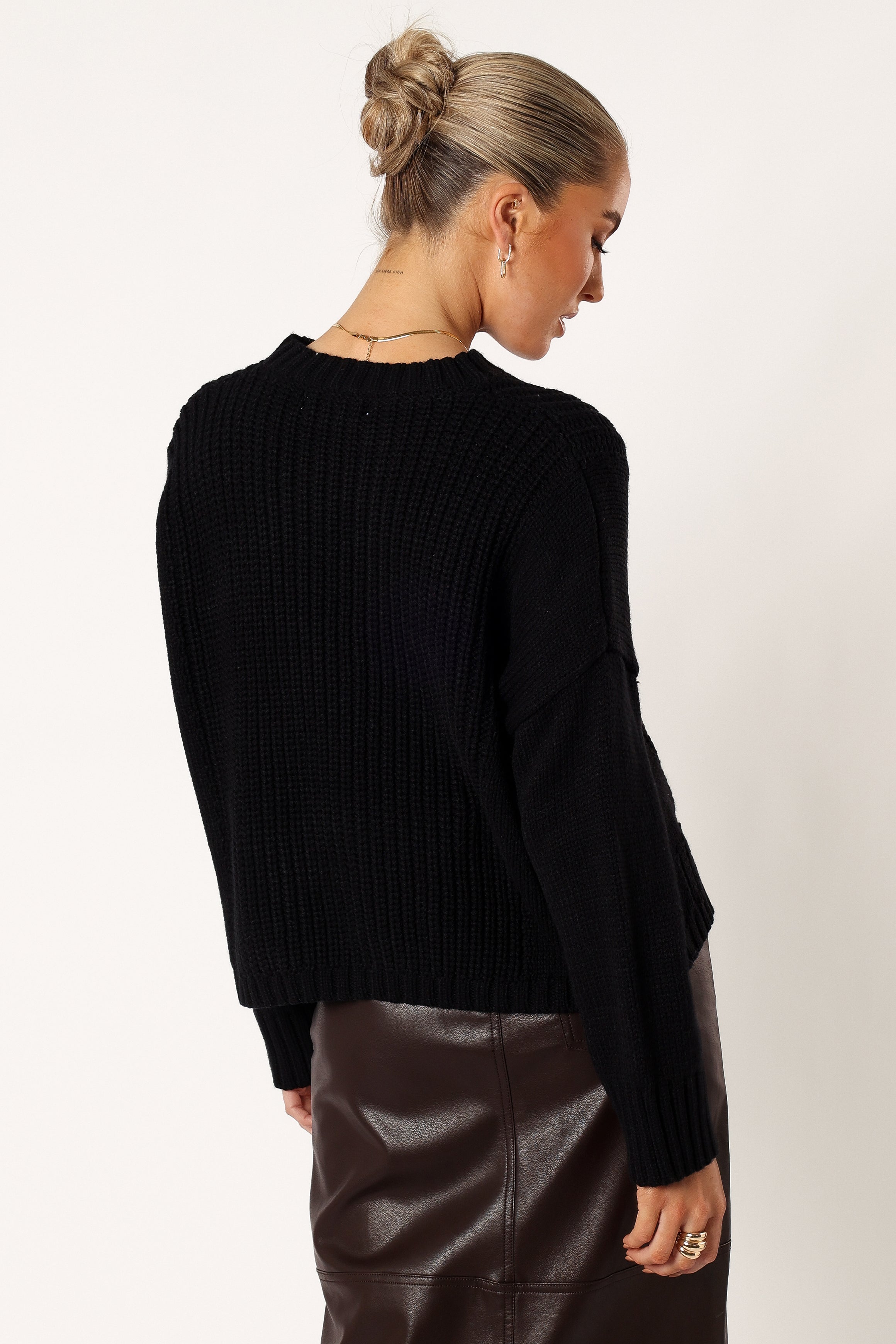 KNITWEAR @Arlette Textured Knit Sweater - Black