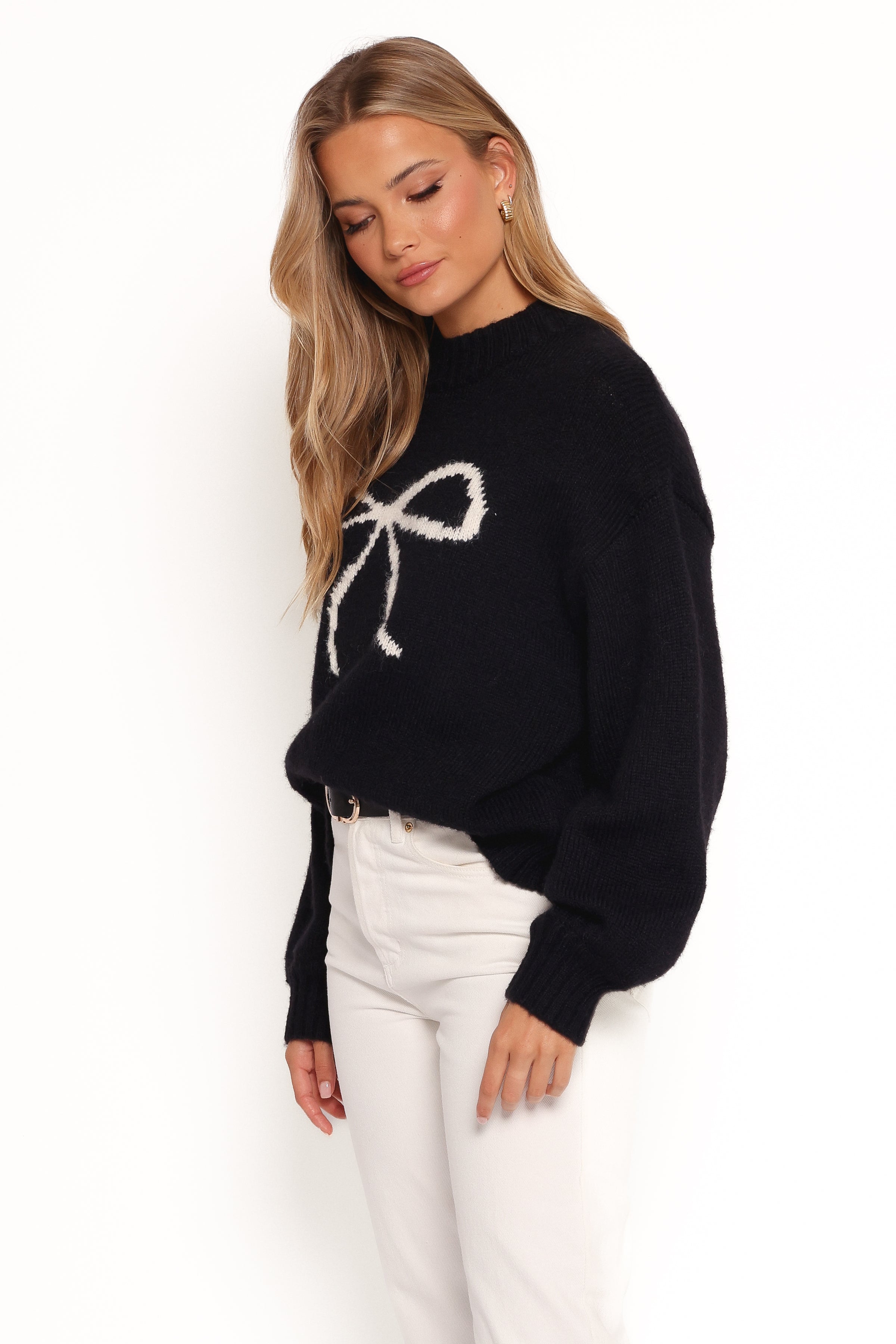 KNITWEAR Cecelia Bow Print Mock Neck Knit Sweater - Black