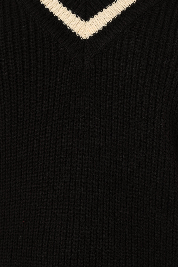 KNITWEAR @Dominique Contrast Vneck Knit Sweater - Black/Cream