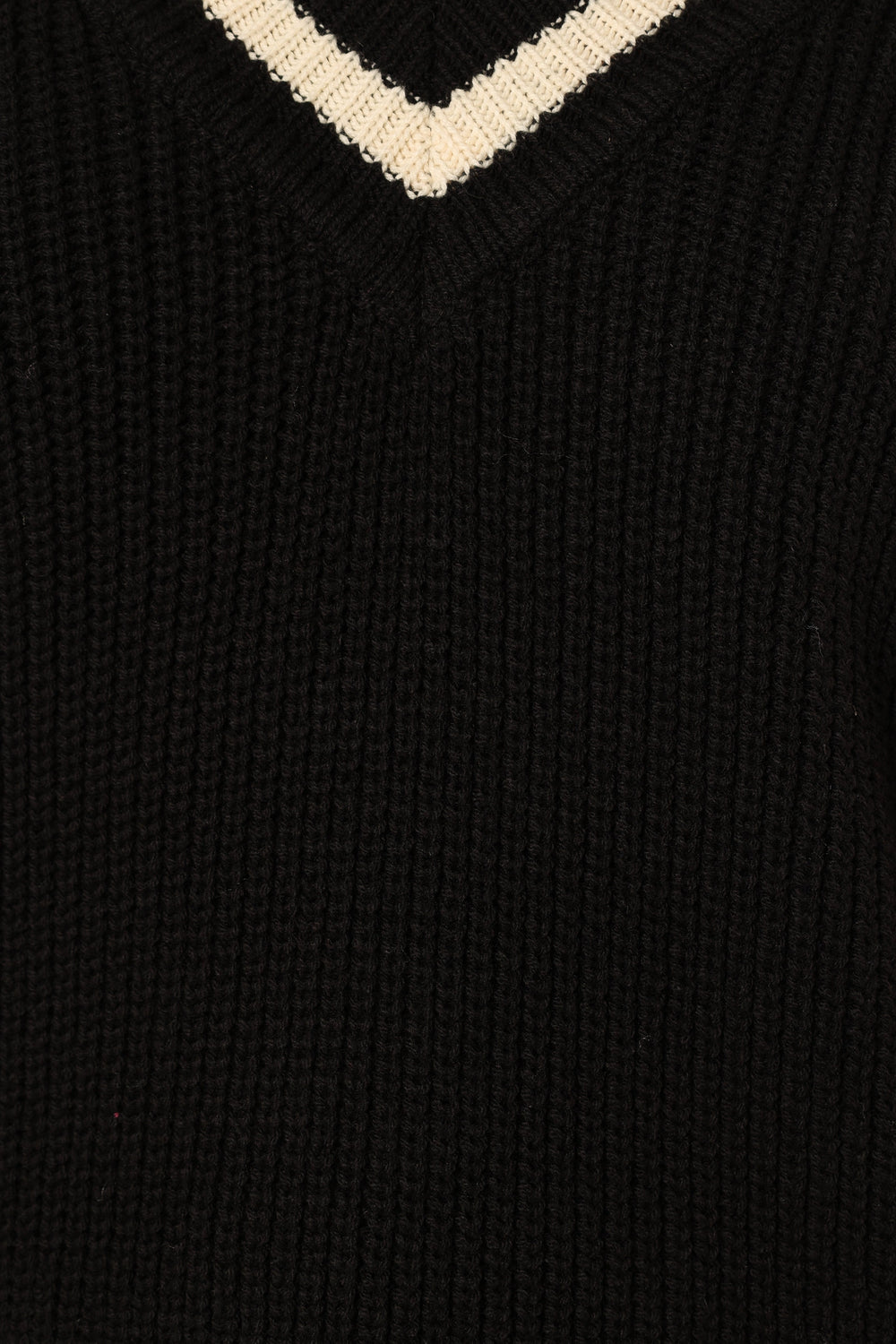 KNITWEAR @Dominique Contrast Vneck Knit Sweater - Black/Cream