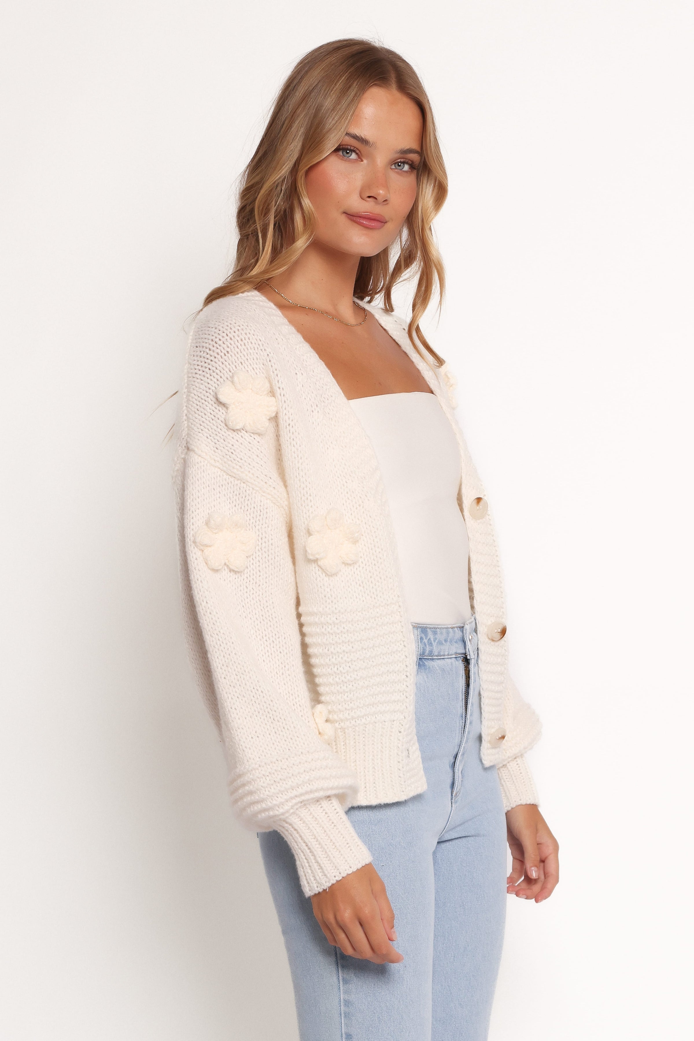 KNITWEAR Harlee Flower Cardigan - White