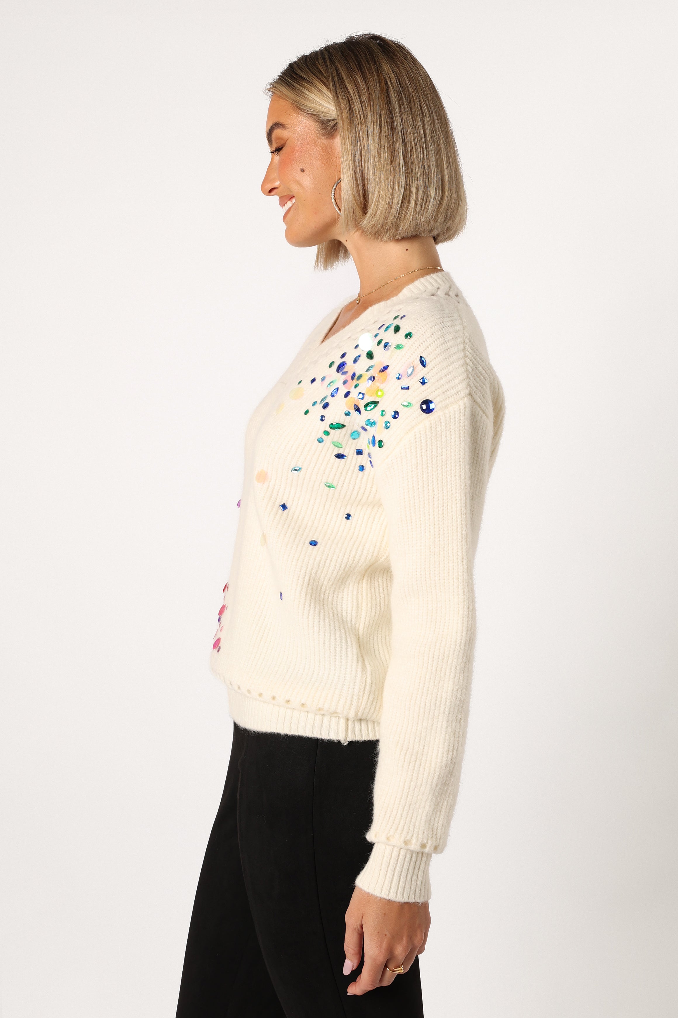 KNITWEAR @Journee Jewel Embellished V Neck Knit Sweater - Cream