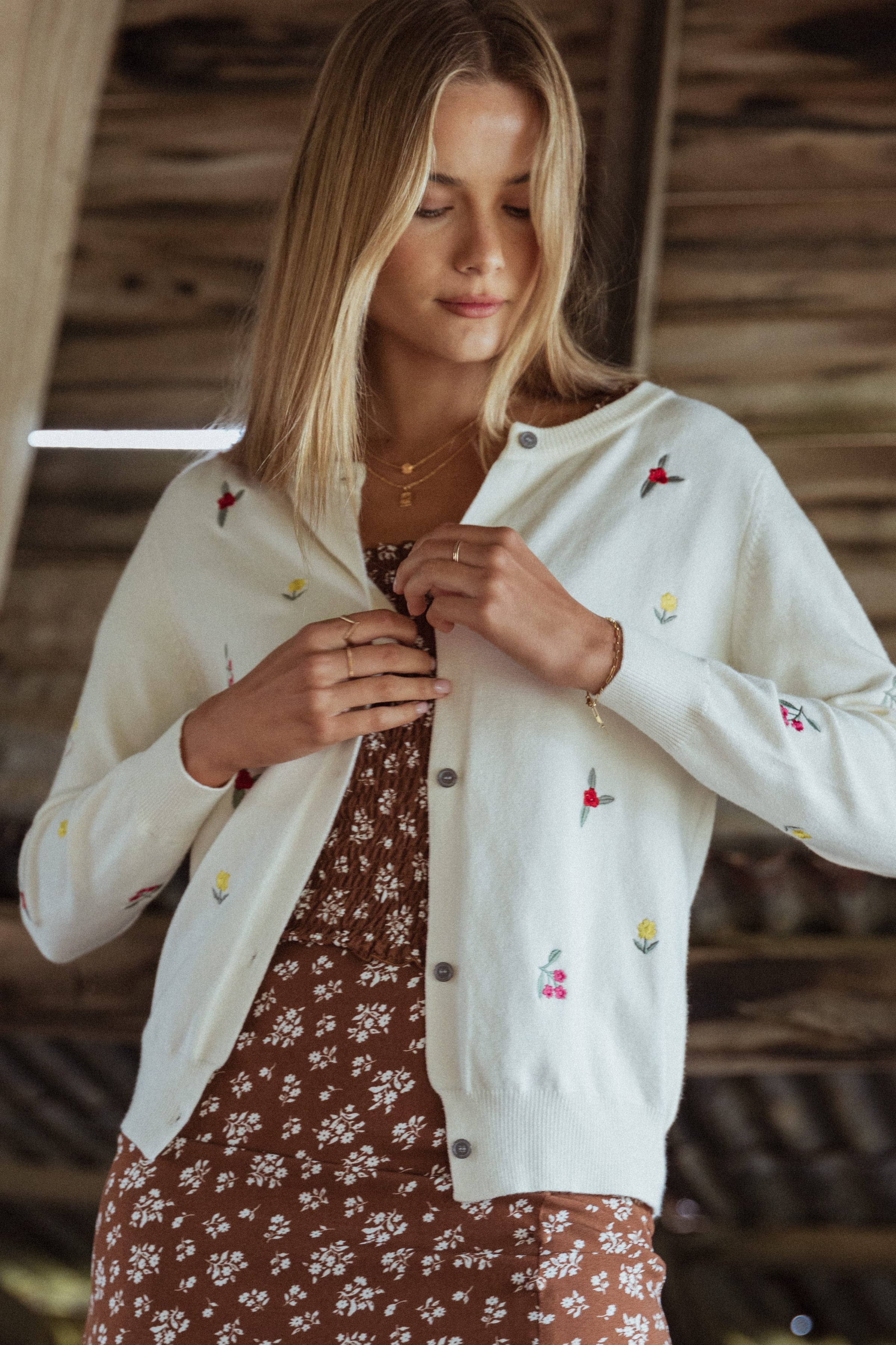 KNITWEAR Millen Flower Embroidery Cardigan - Cream