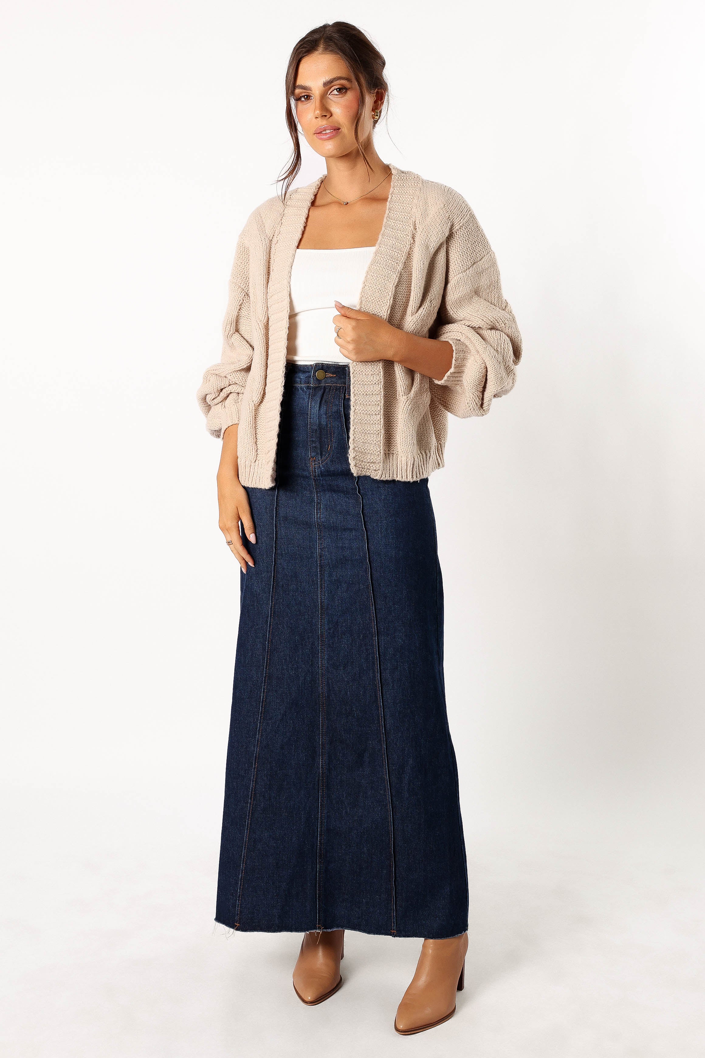 KNITWEAR @Oaklee Large Knit Back Cardigan - Tan