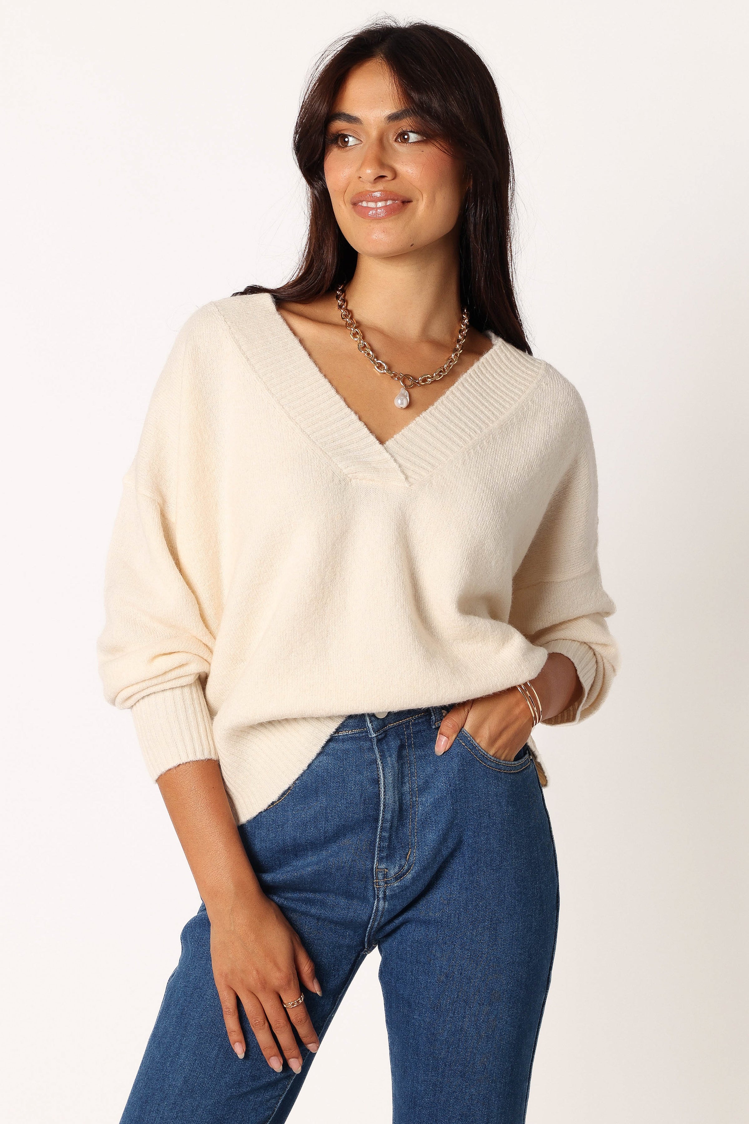 KNITWEAR @Palmer Vneck Knit Sweater - Cream