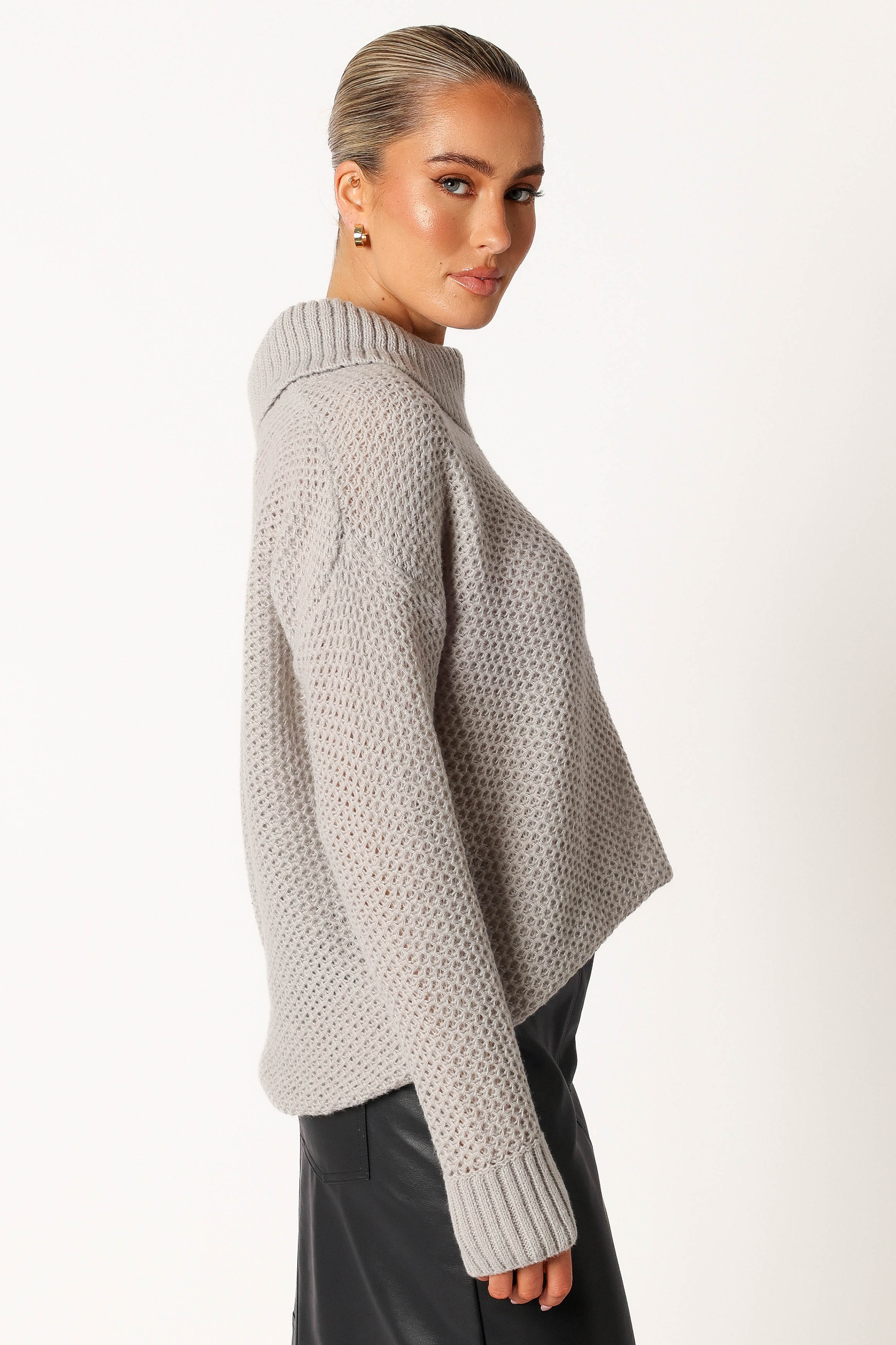 KNITWEAR @Rayne Turtleneck Knit Sweater - Light Grey