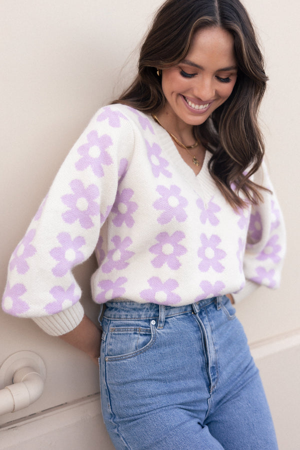 KNITWEAR Remi Vneck Flower Knit Sweater - Lilac