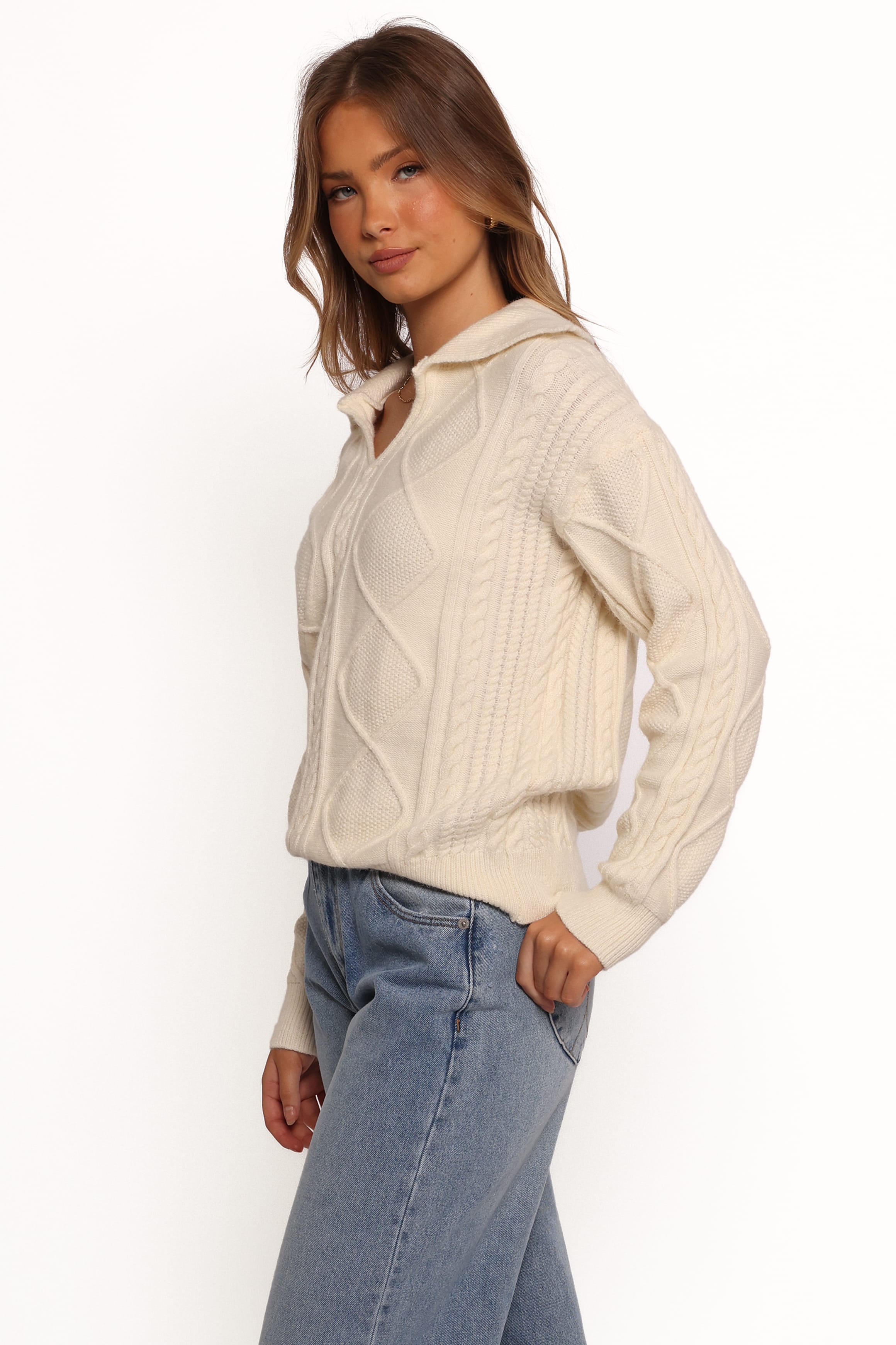 KNITWEAR Robbie Collar Neck Cable Knit Sweater - Cream